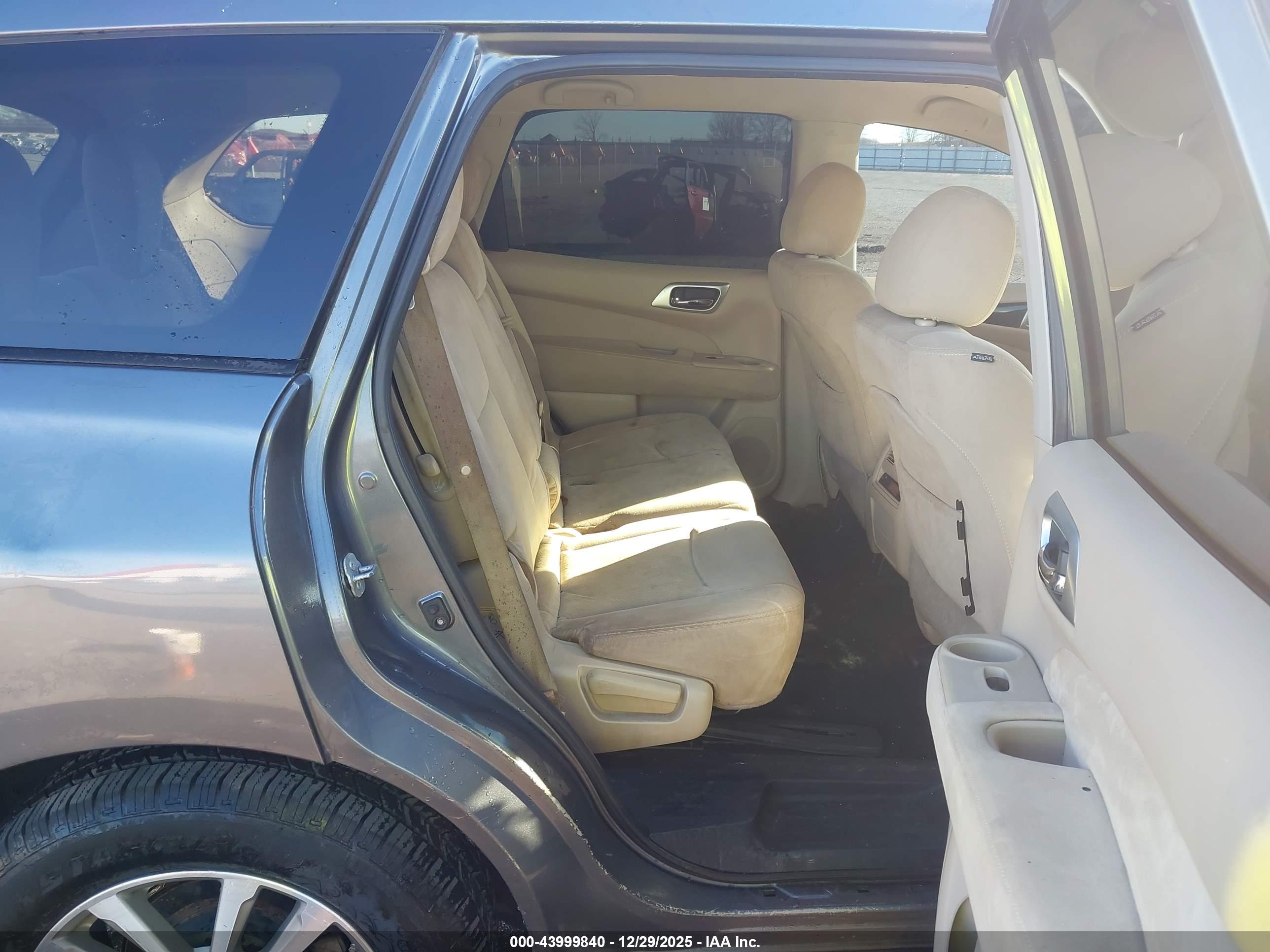 NISSAN PATHFINDER image 8