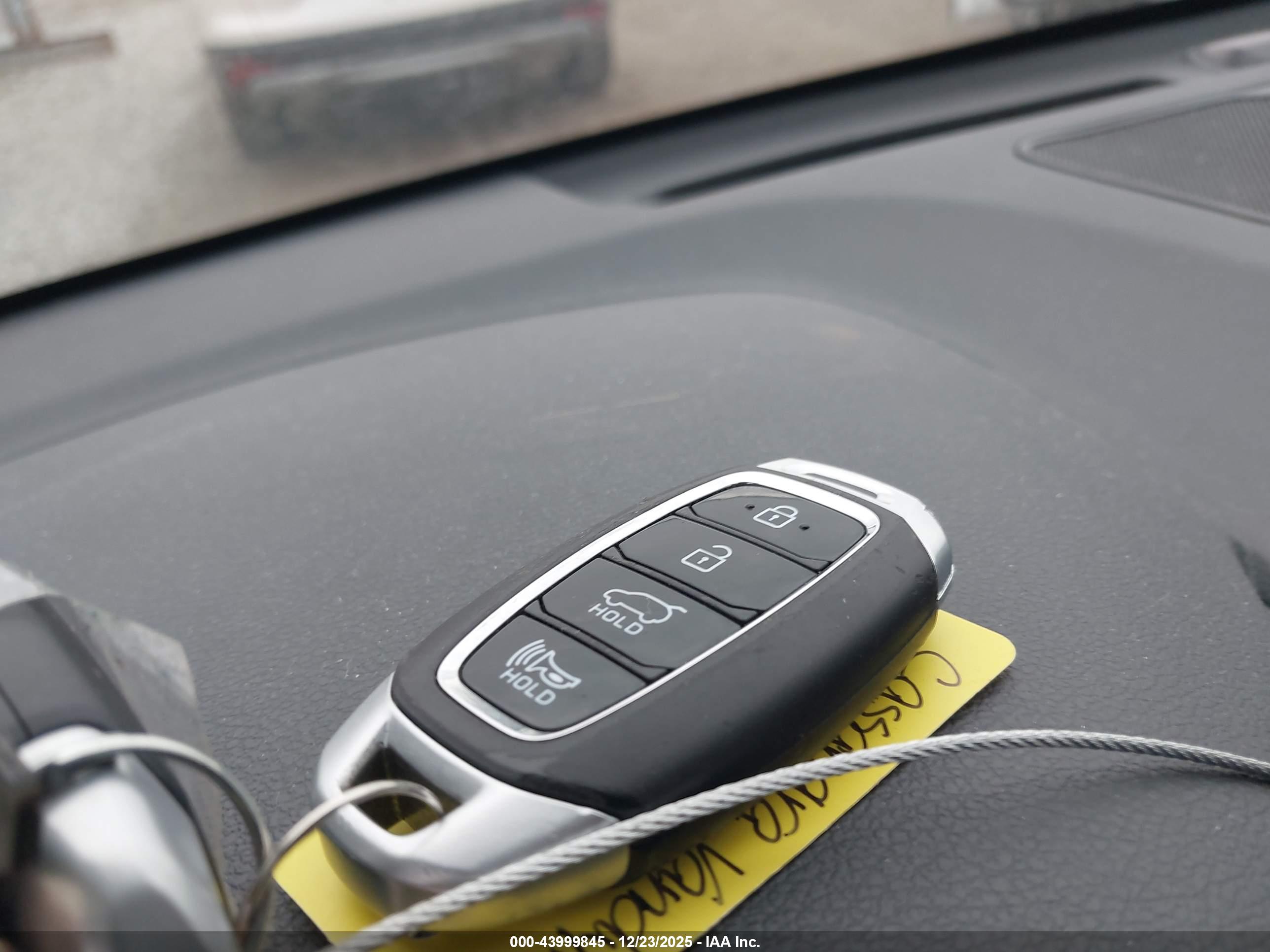 HYUNDAI KONA image 11