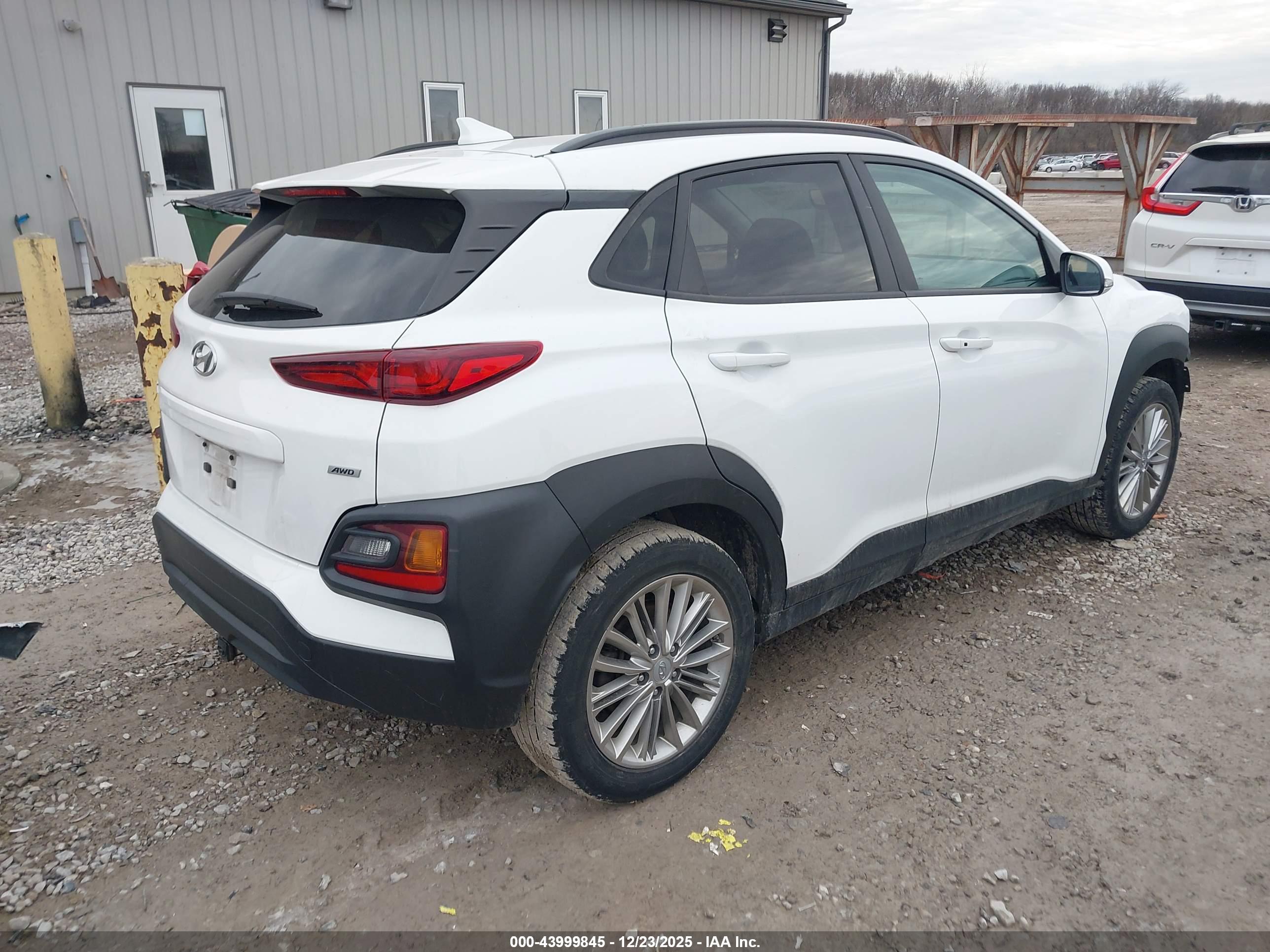 HYUNDAI KONA image 4