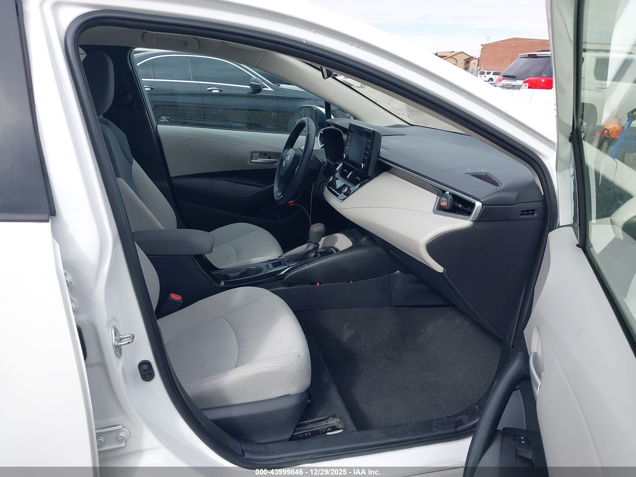 TOYOTA COROLLA image 5