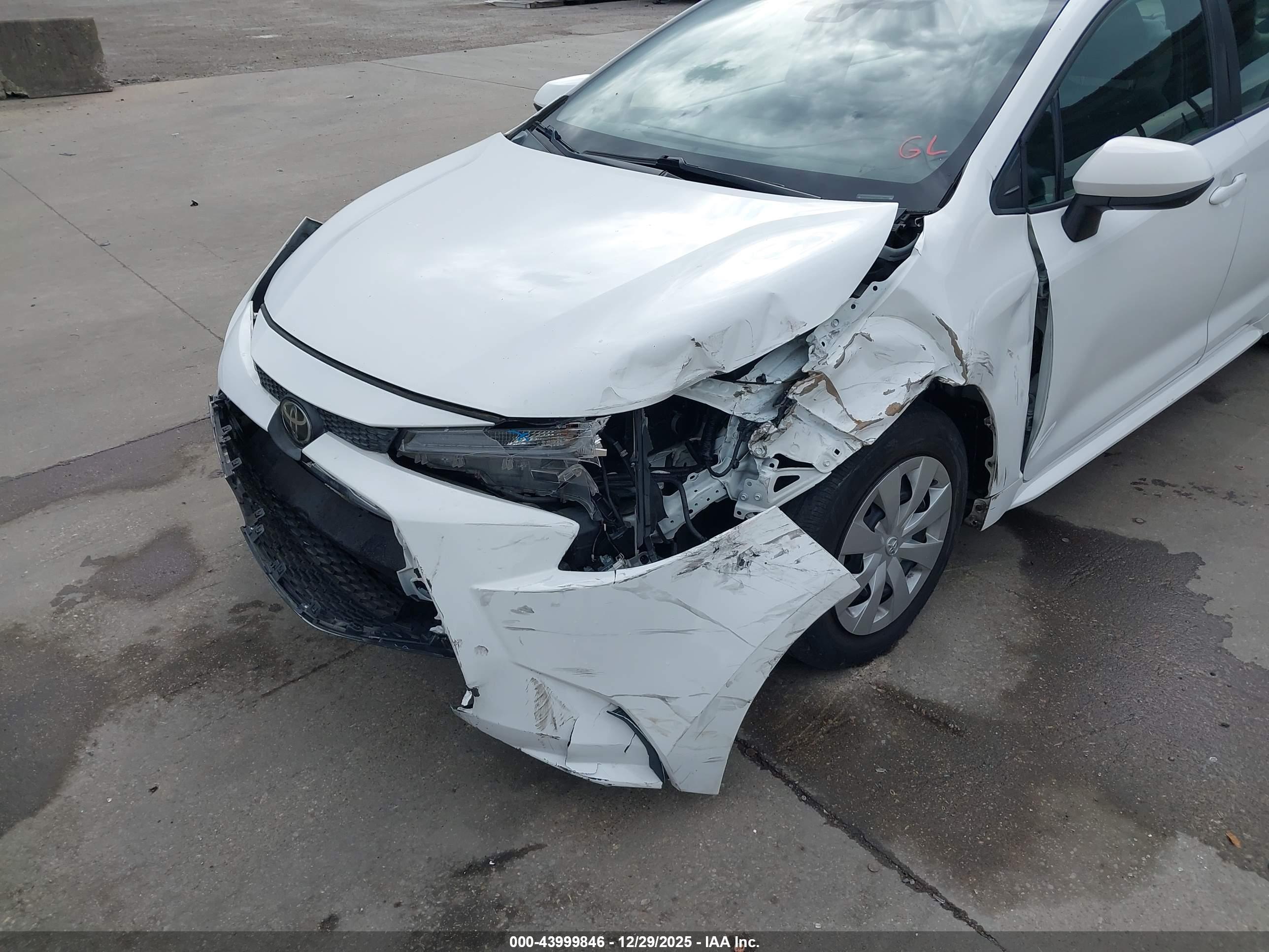 TOYOTA COROLLA image 6