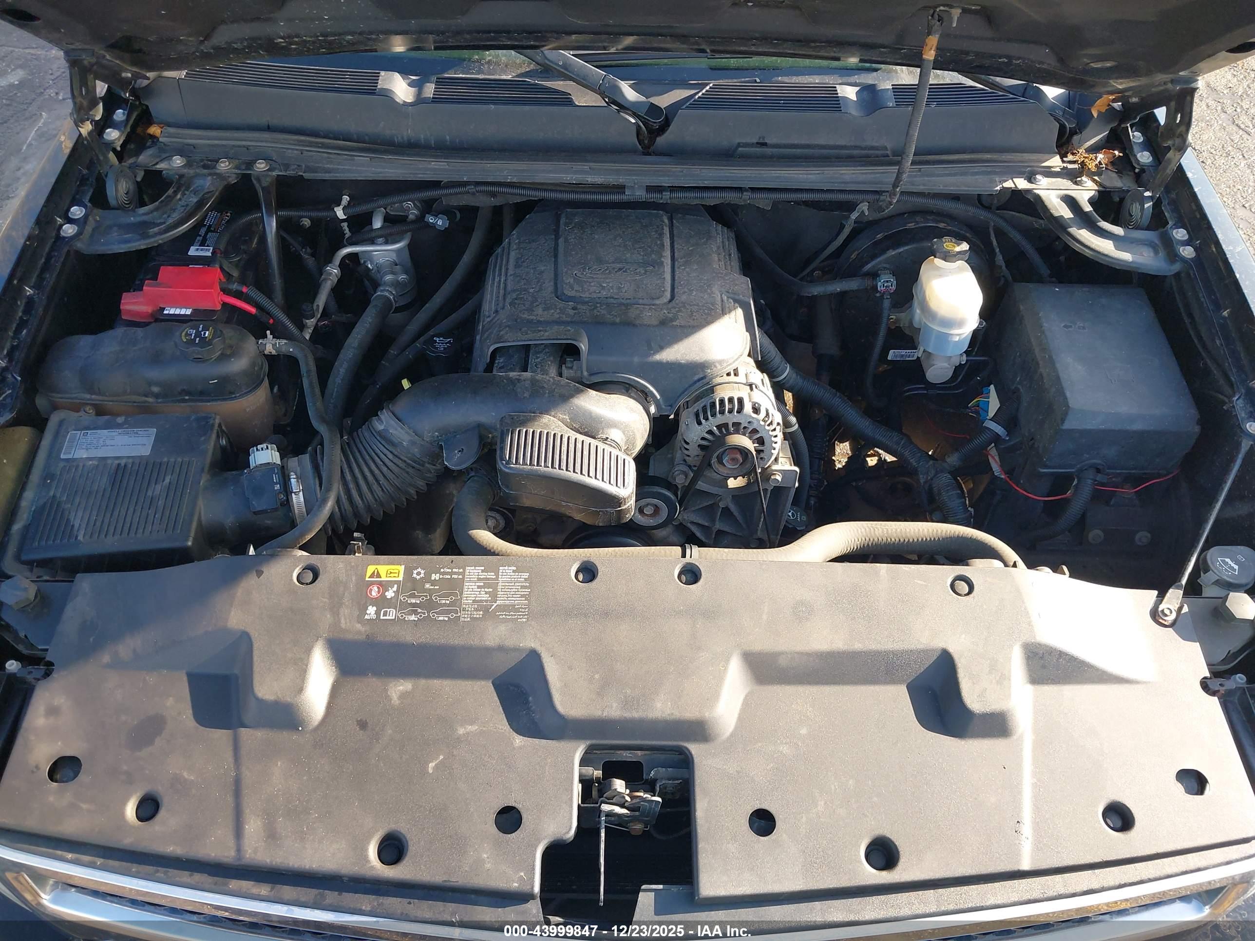 CHEVROLET SILVERADO image 10