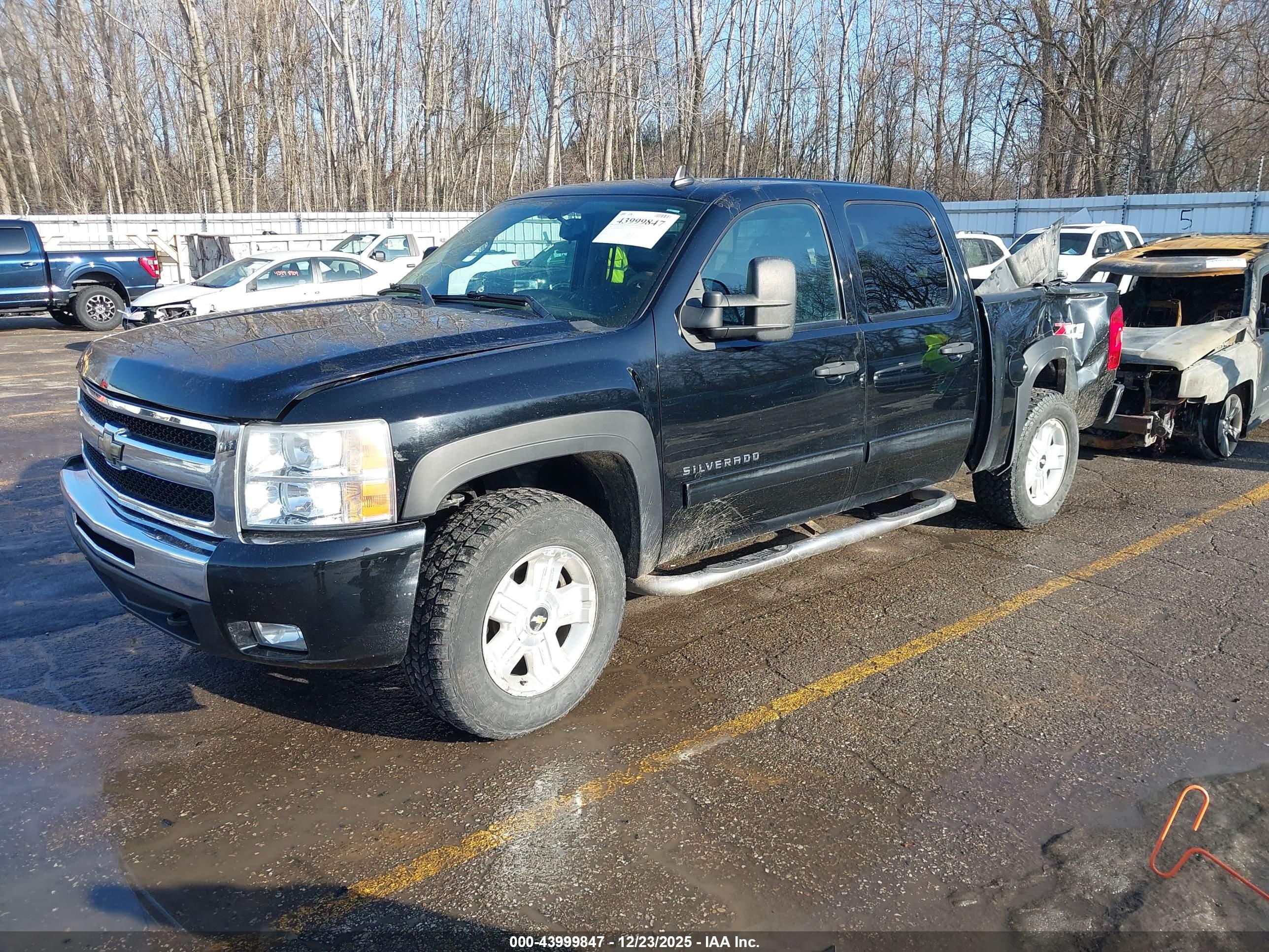 CHEVROLET SILVERADO image 2