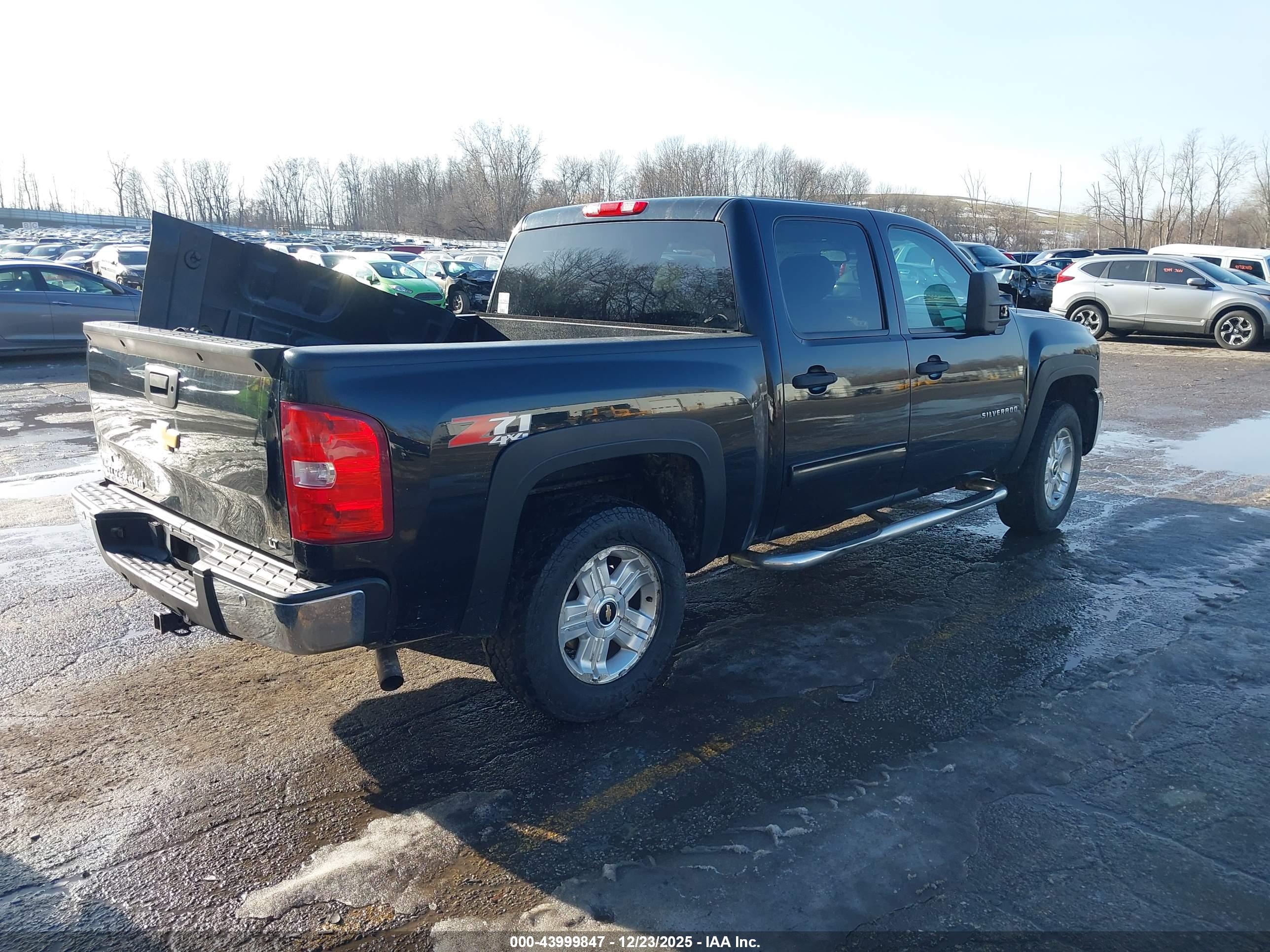 CHEVROLET SILVERADO image 4