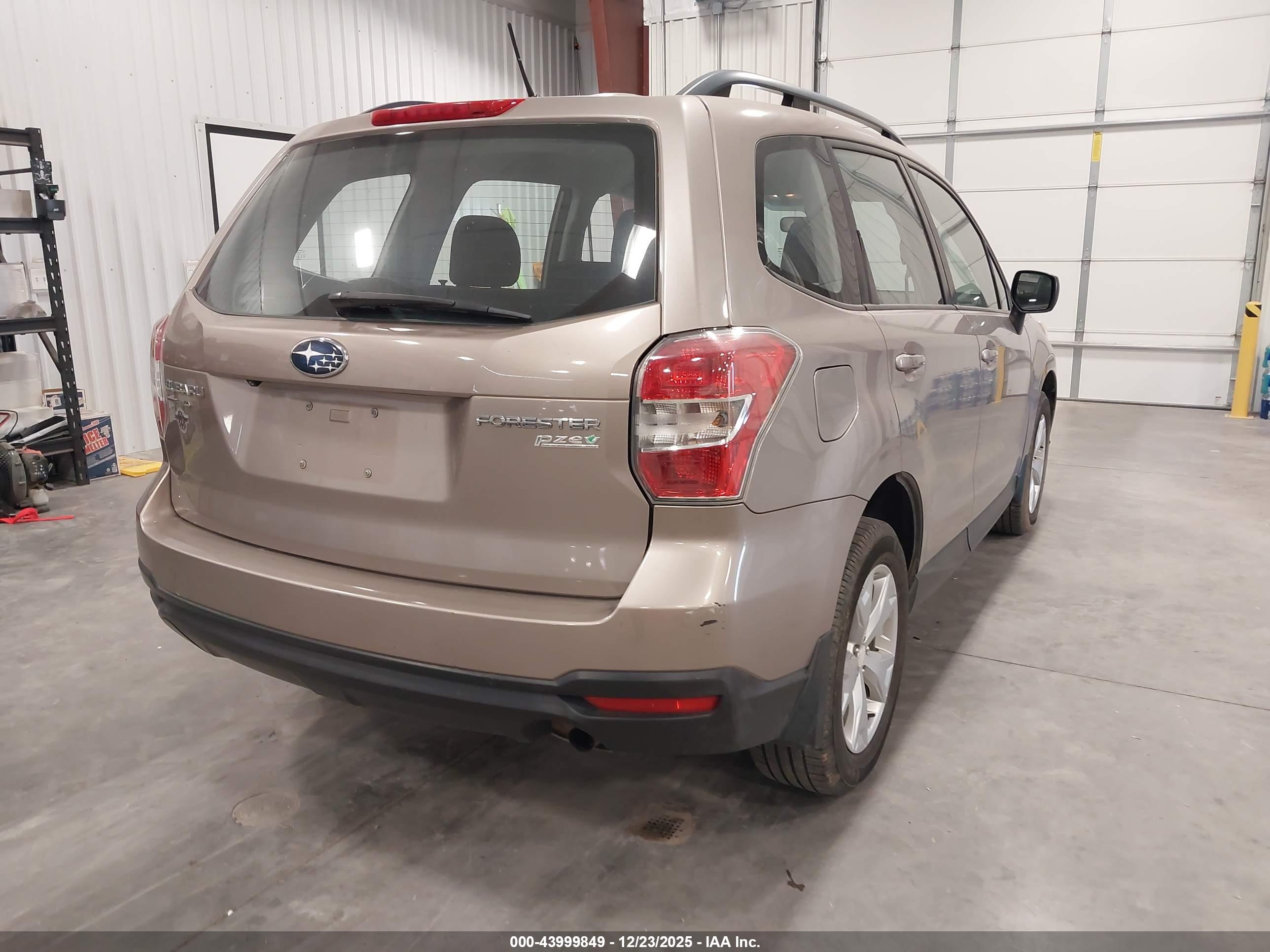 SUBARU FORESTER image 4