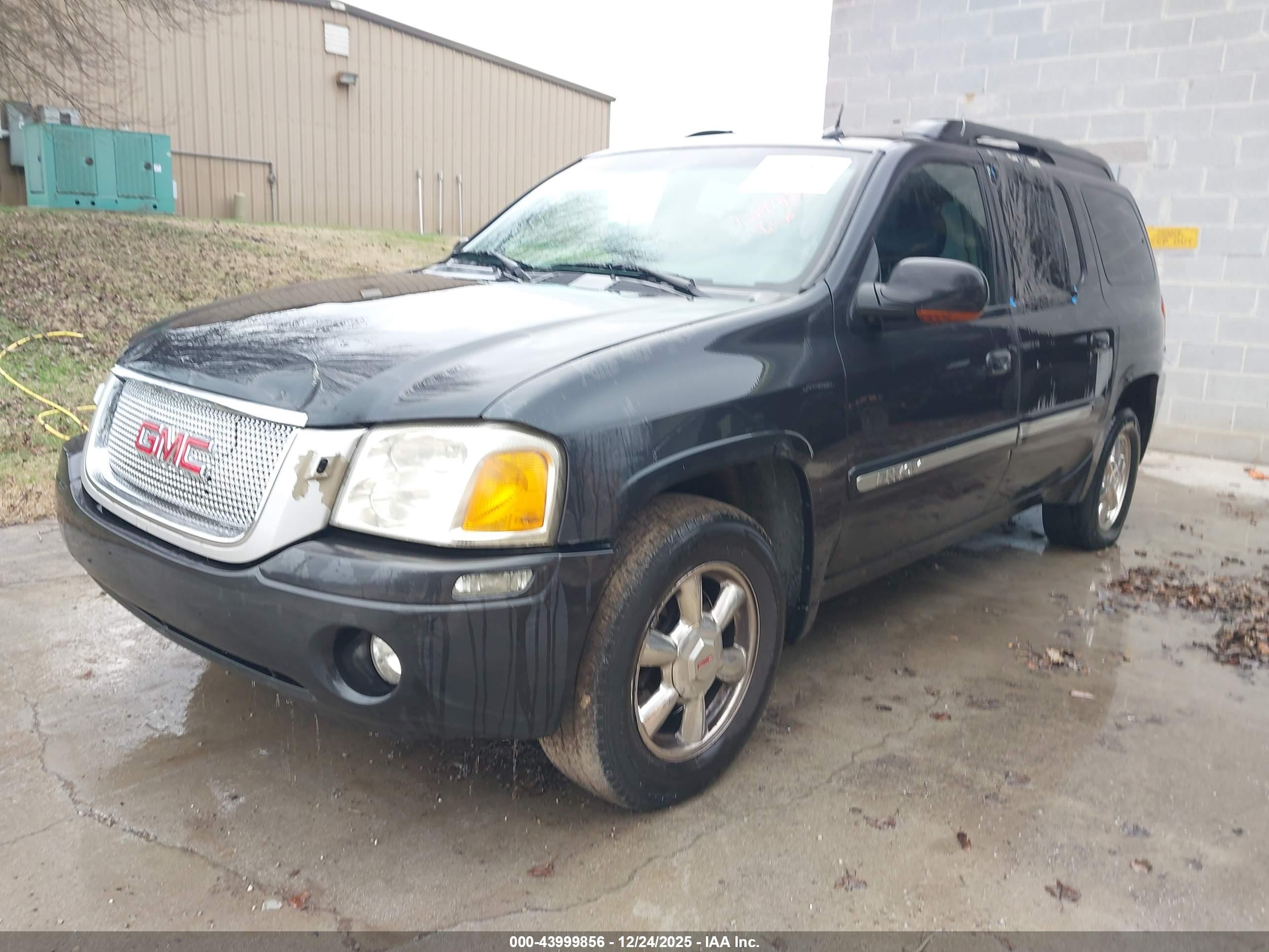 GMC ENVOY image 2