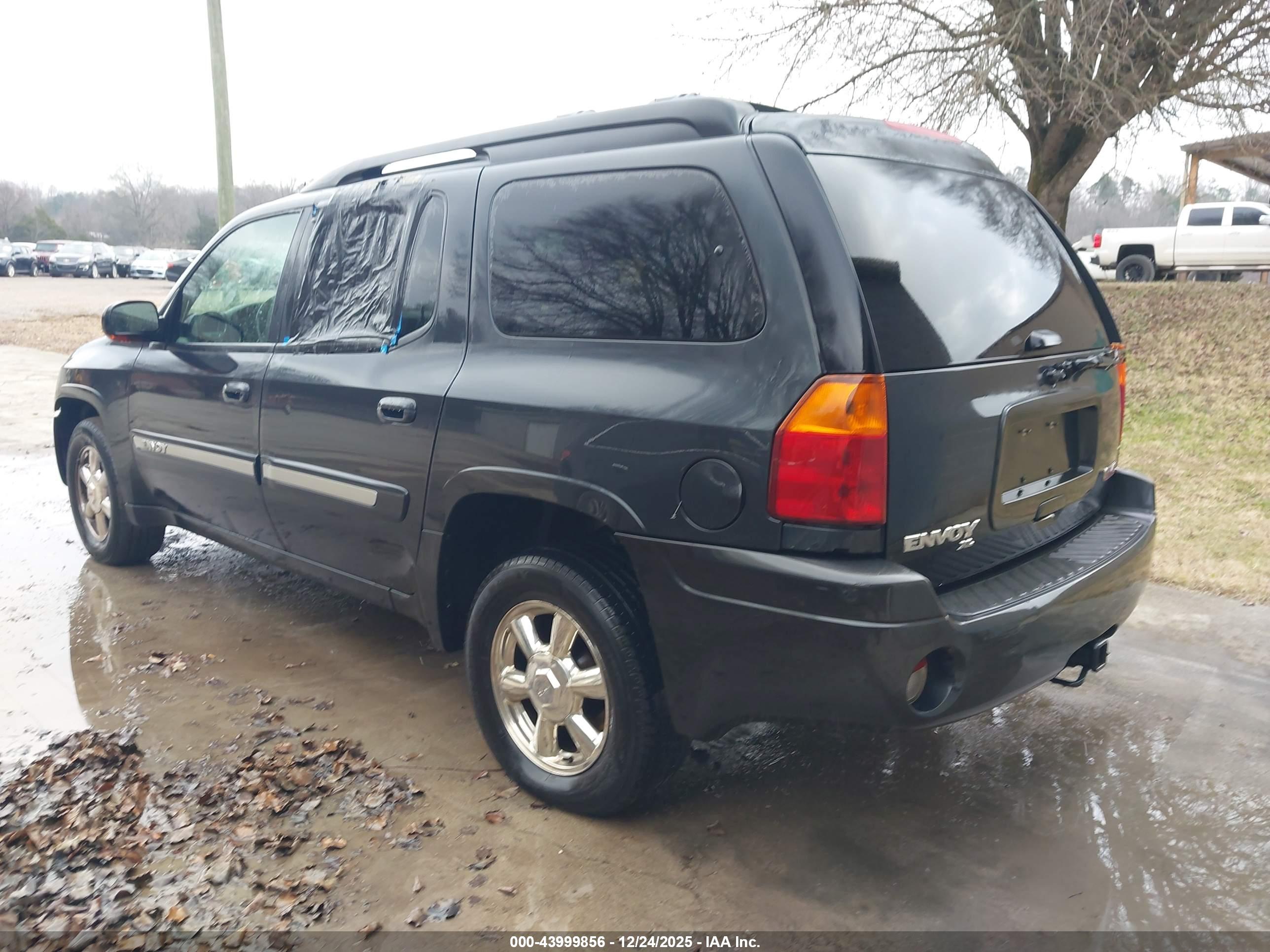 GMC ENVOY image 3