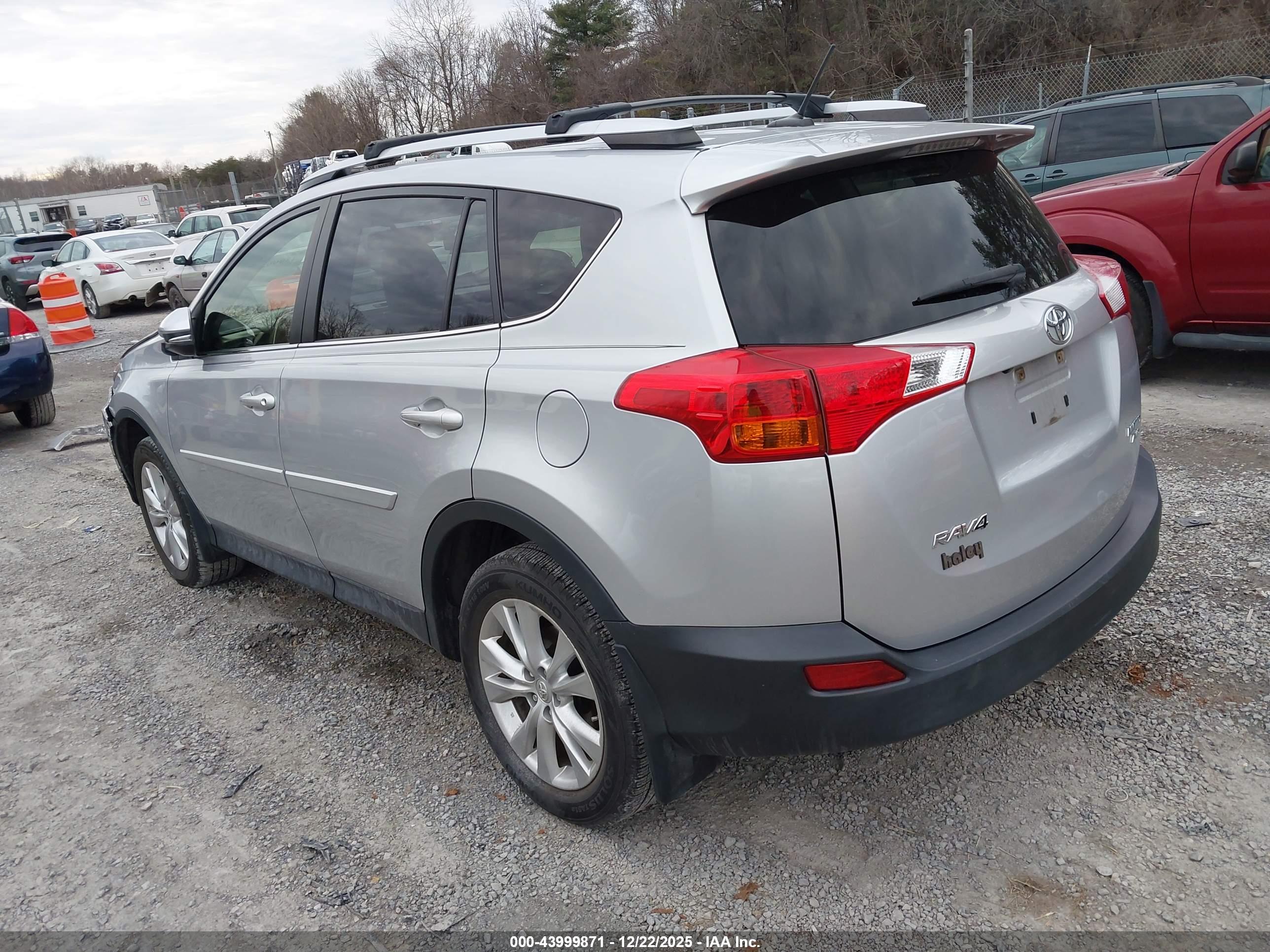 TOYOTA RAV4 image 3