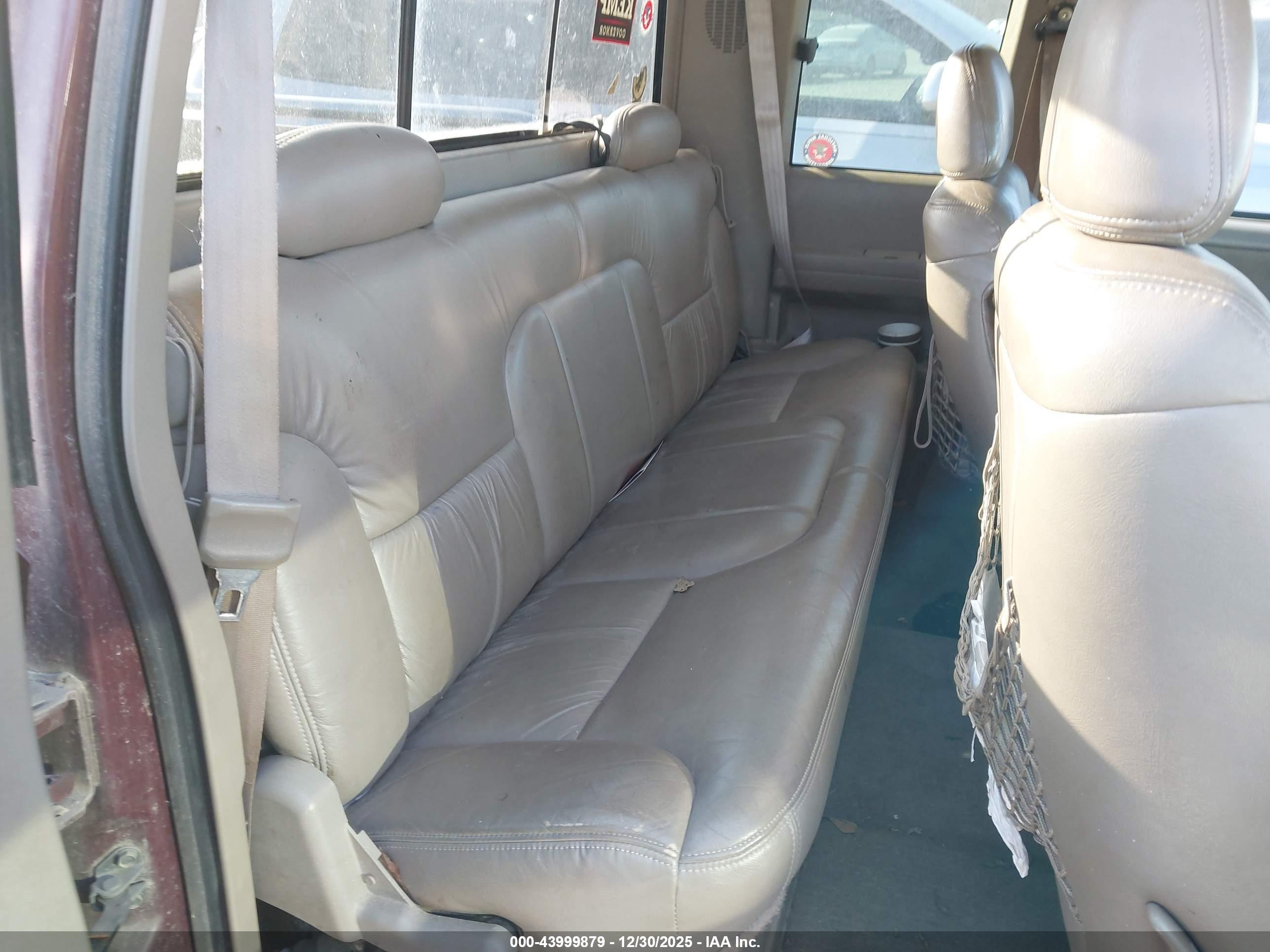 CHEVROLET C1500 image 8