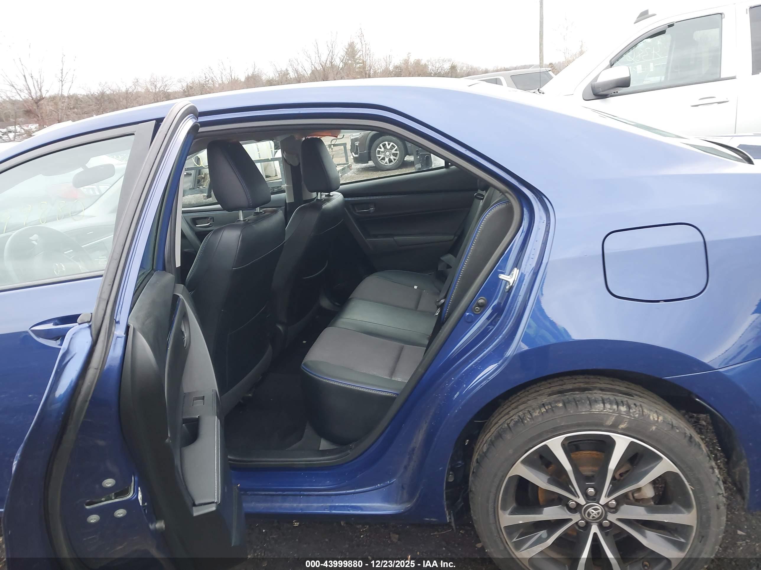 TOYOTA COROLLA image 8