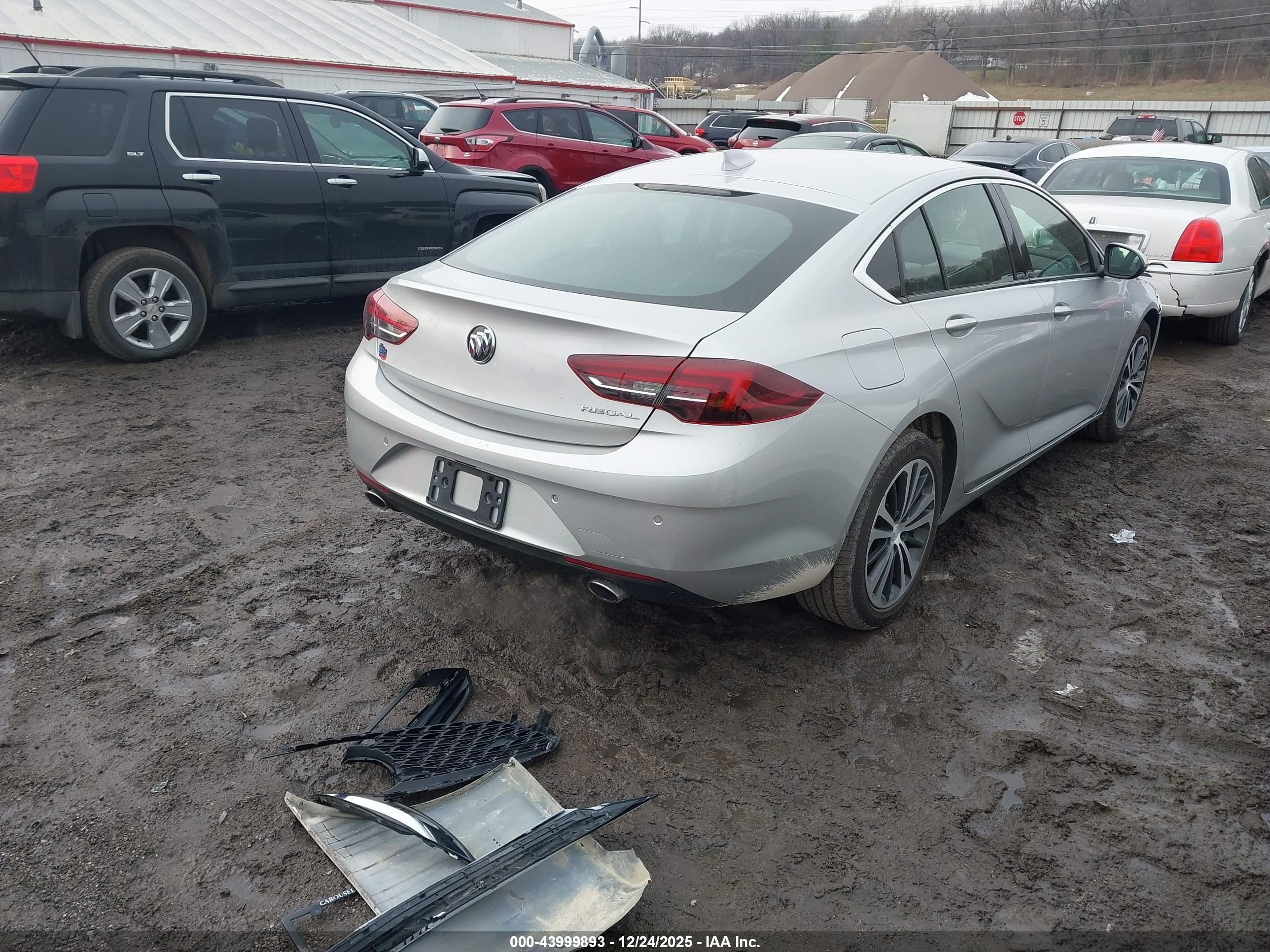 BUICK REGAL image 4
