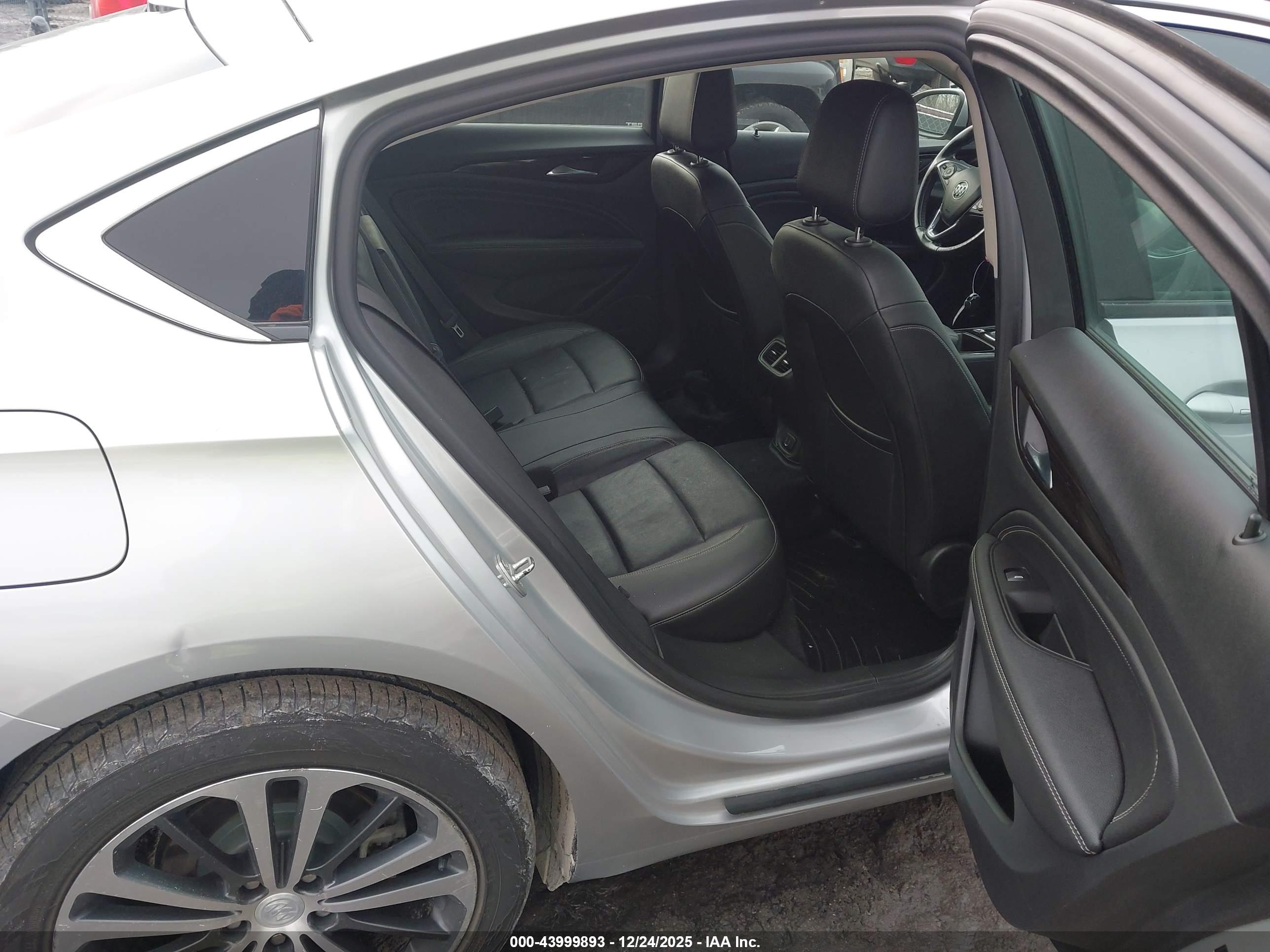 BUICK REGAL image 8