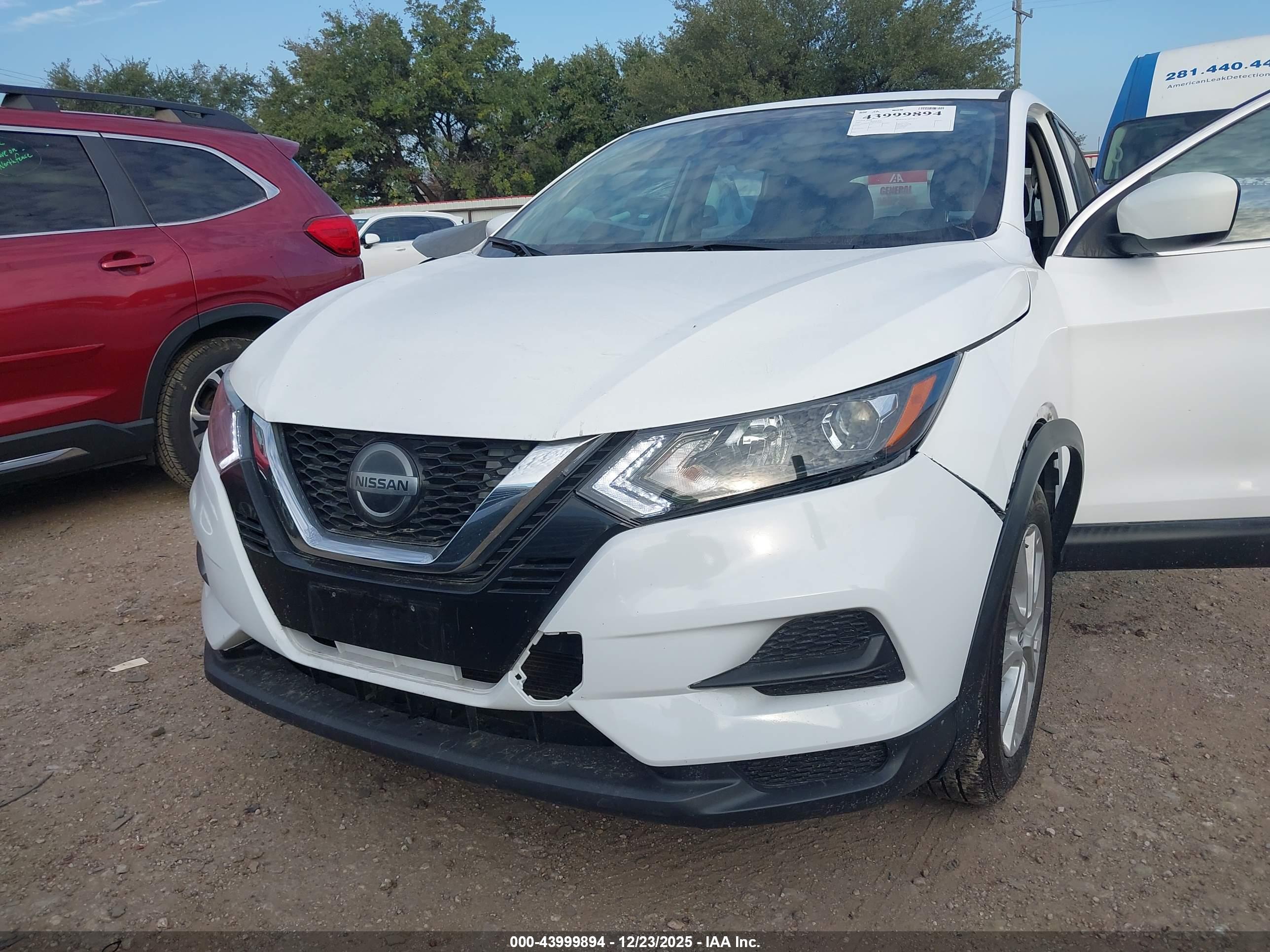 NISSAN ROGUE image 6