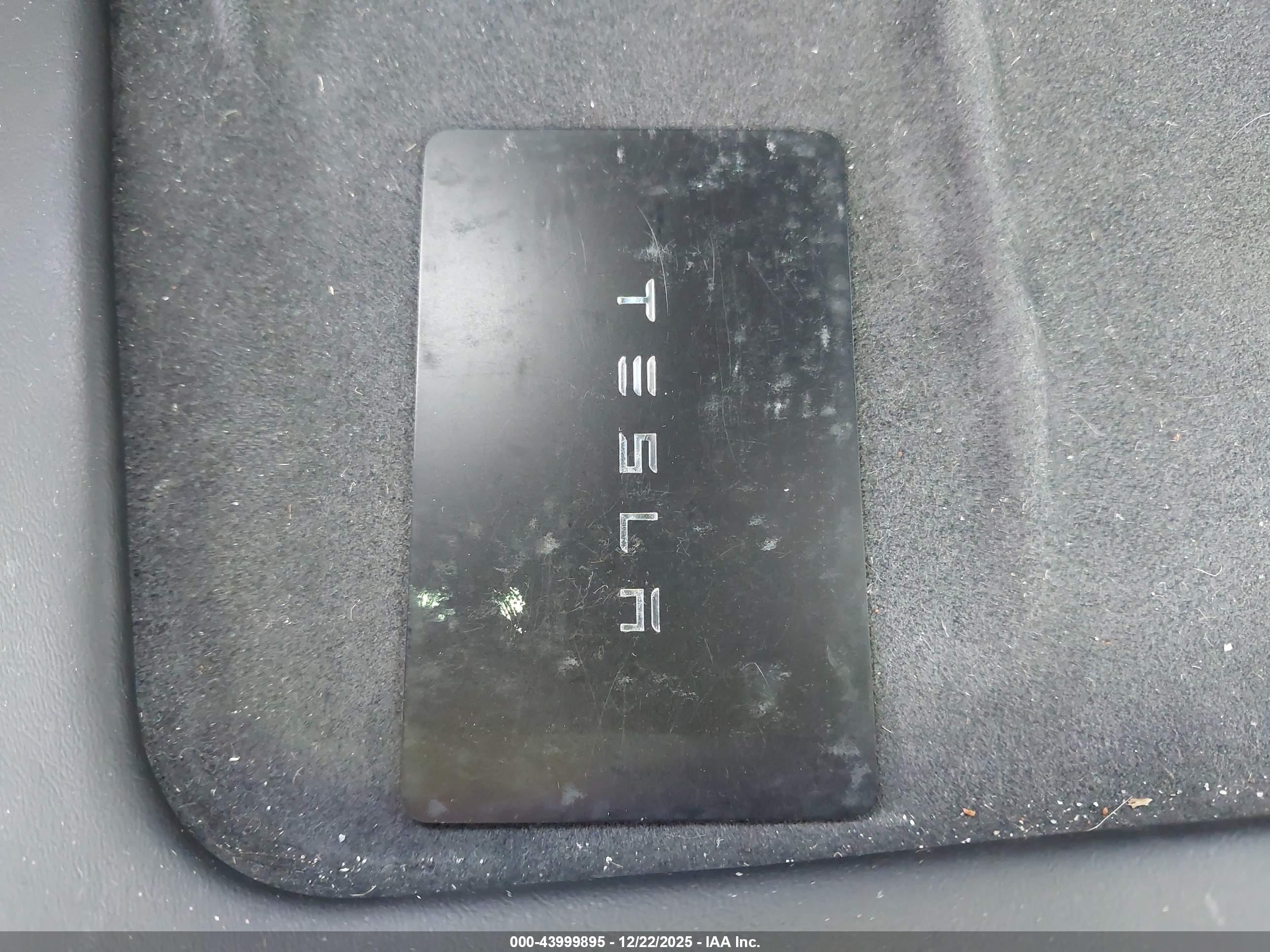 TESLA MODEL image 11
