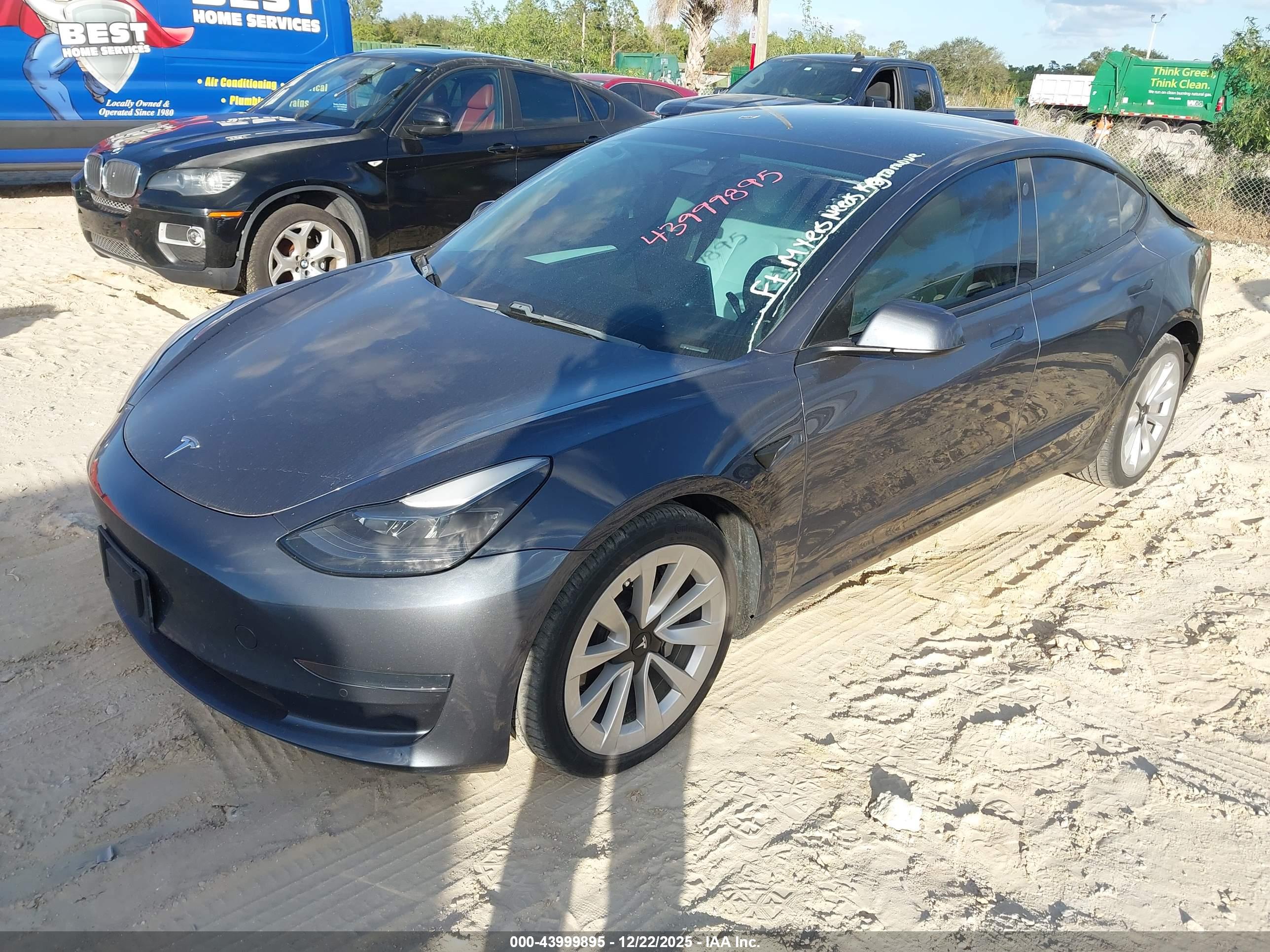 TESLA MODEL image 2