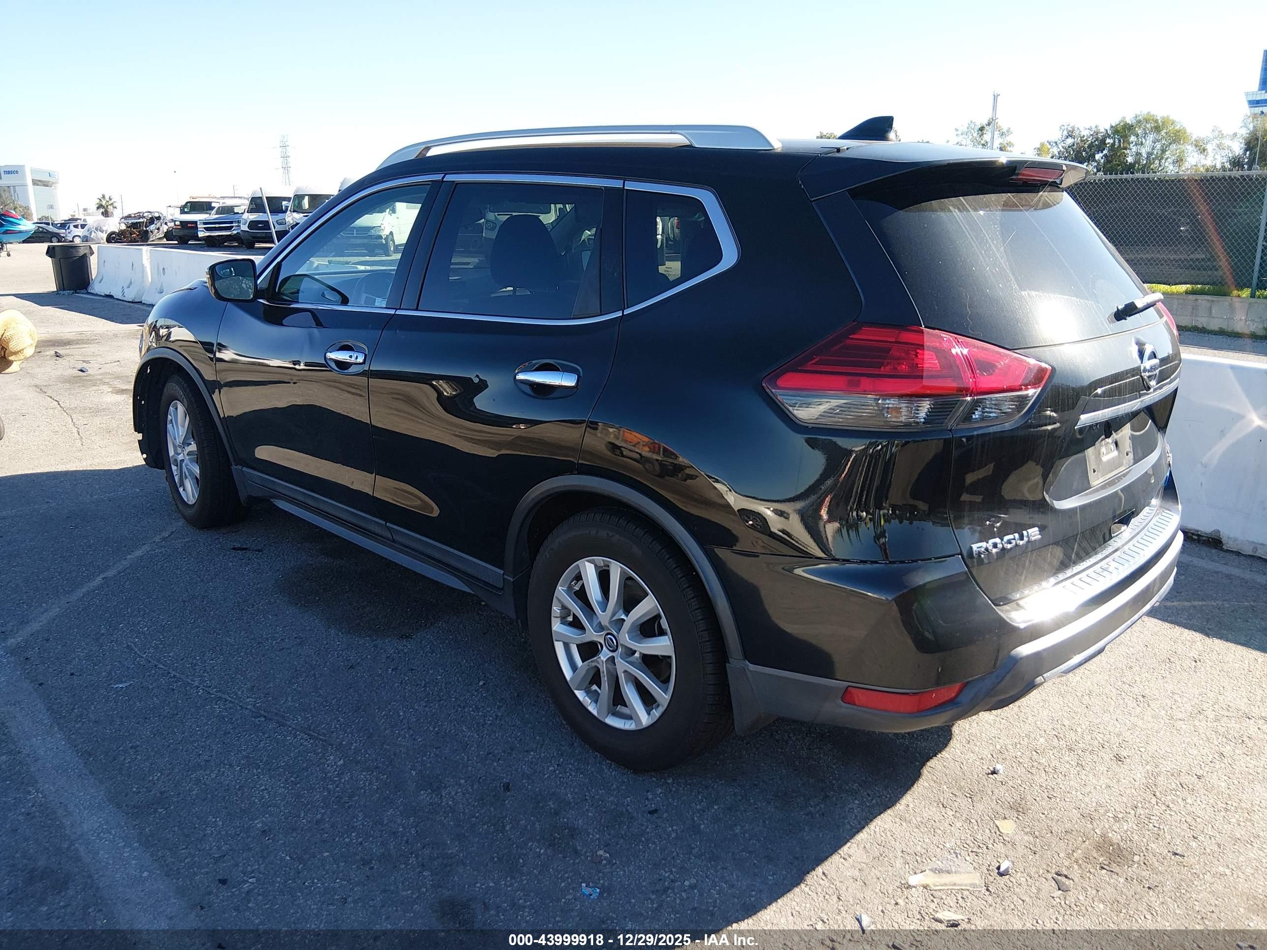 NISSAN ROGUE image 3