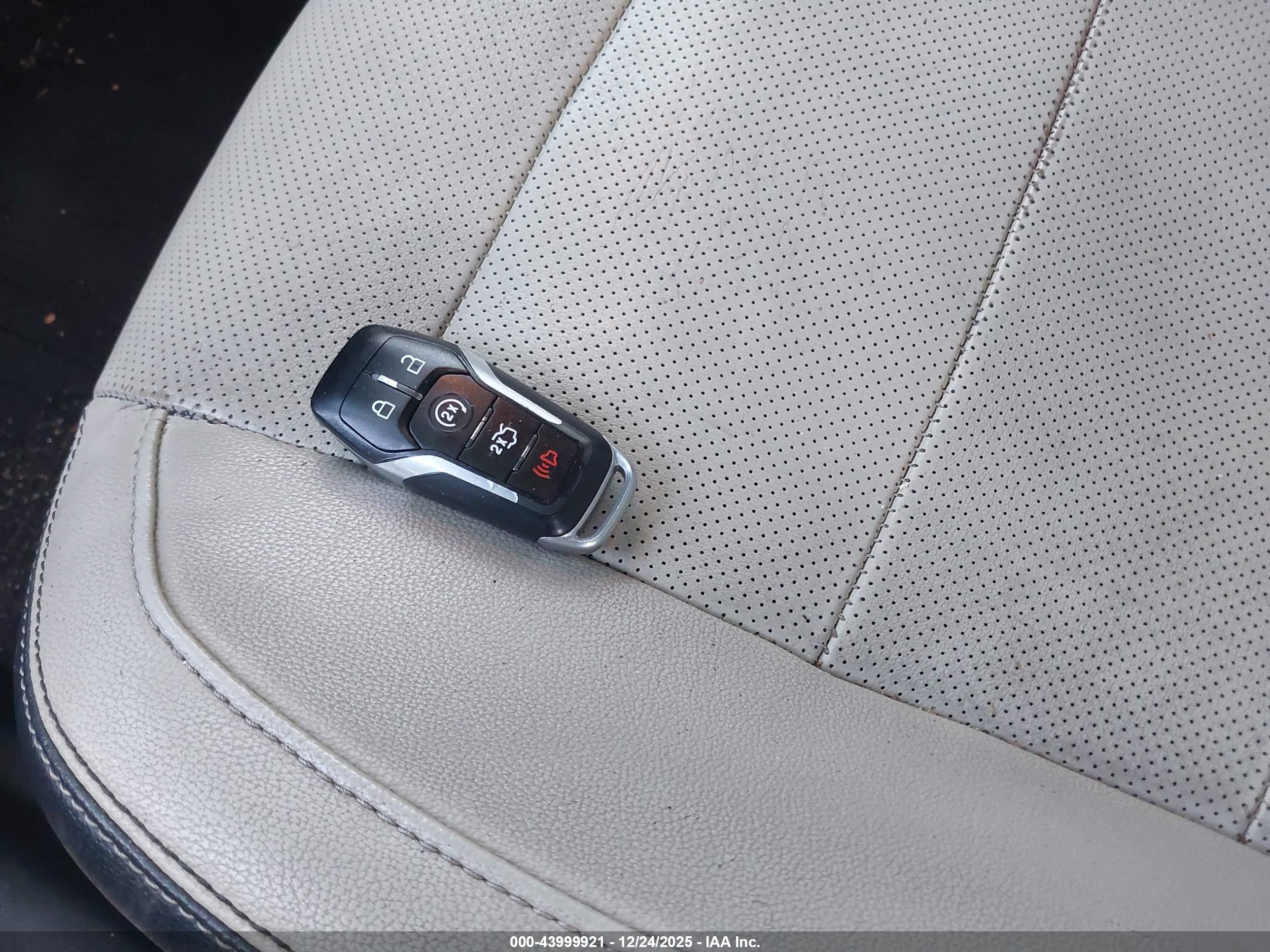 FORD MUSTANG image 11