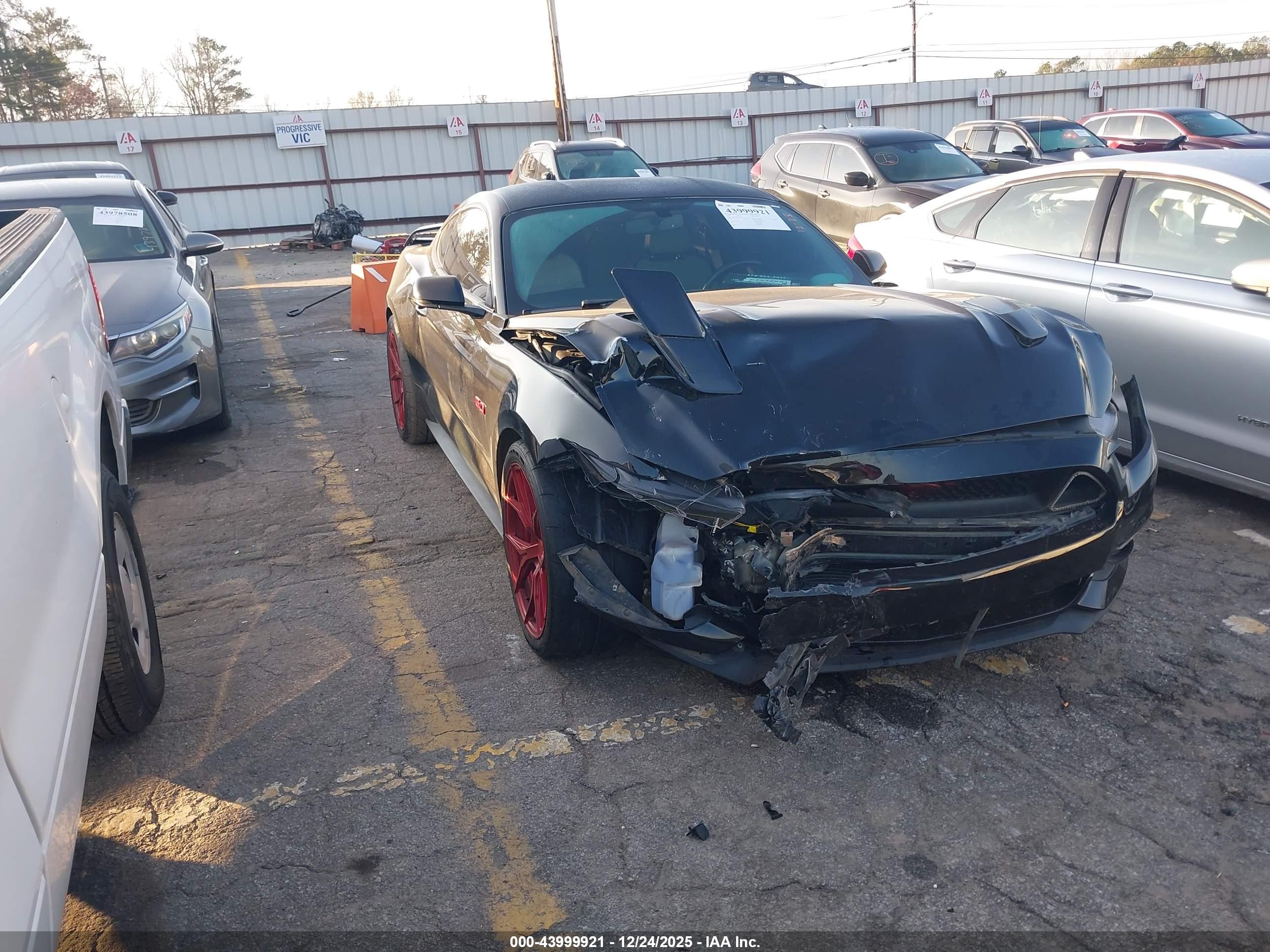 FORD MUSTANG image 6