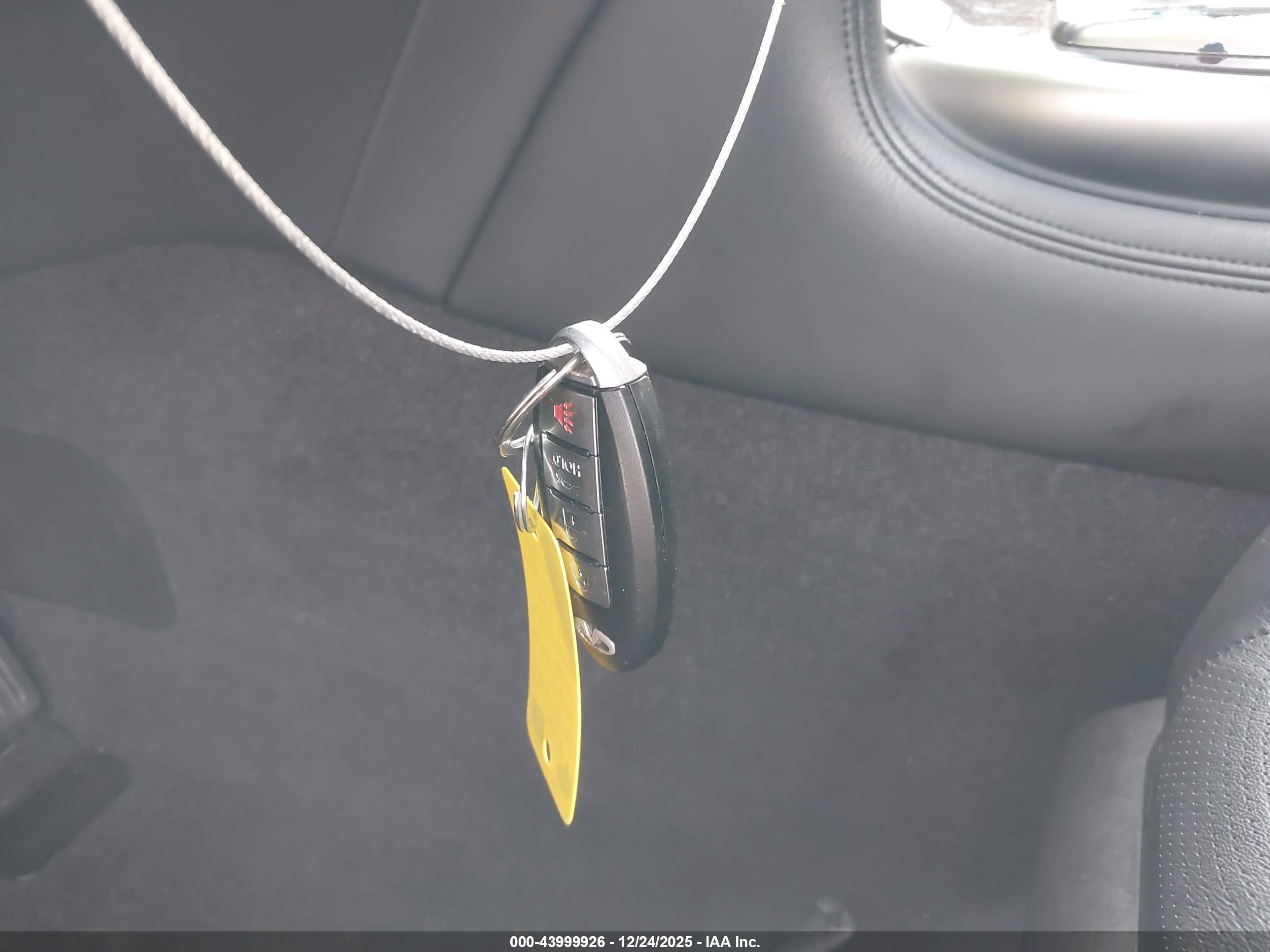 INFINITI Q70 image 11
