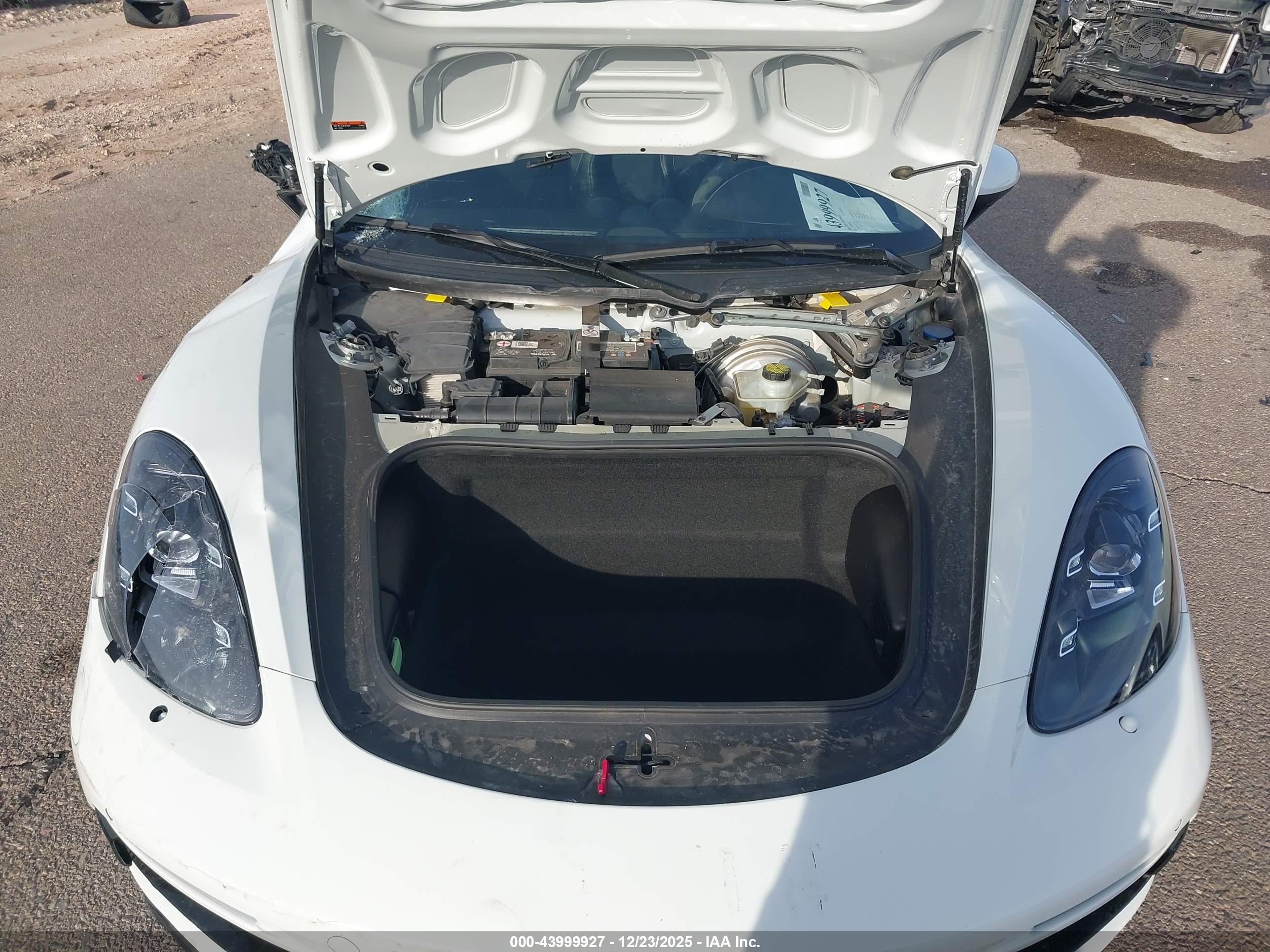 PORSCHE 718 image 10