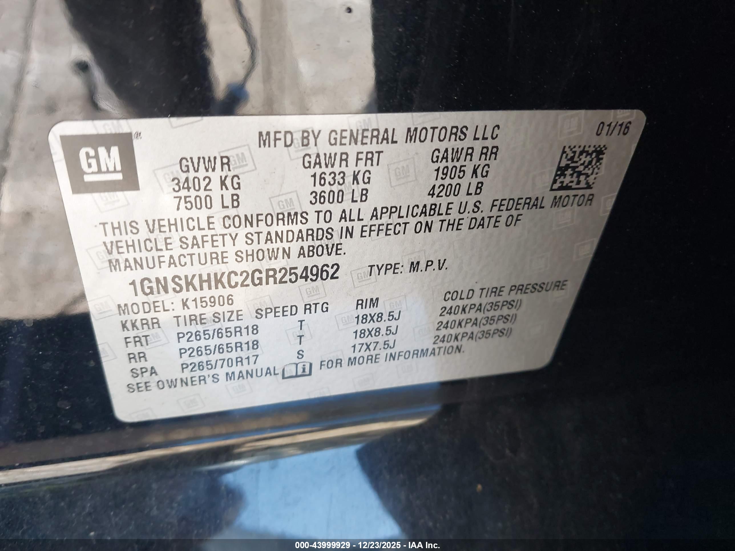 CHEVROLET SUBURBAN image 9
