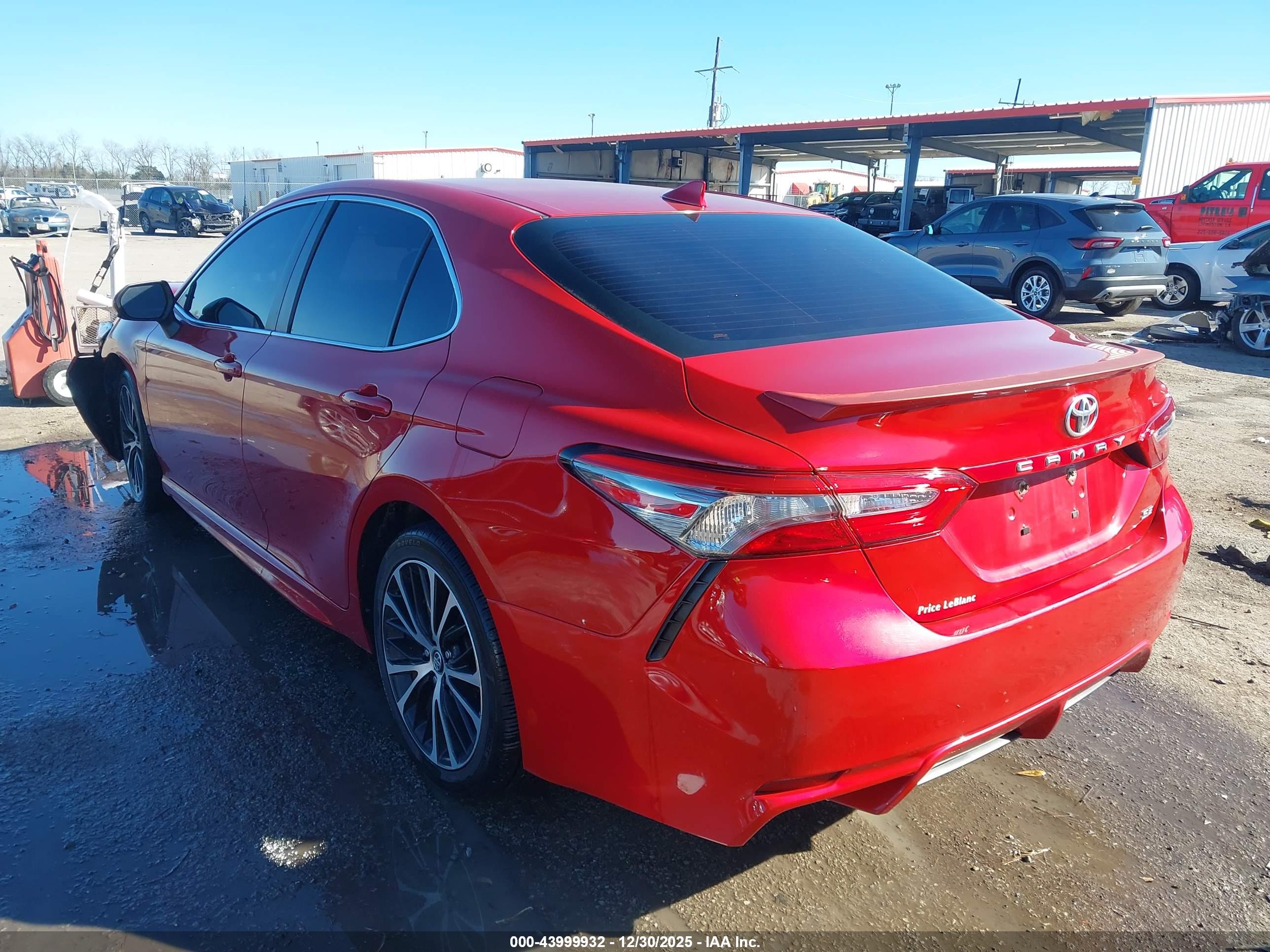 TOYOTA CAMRY image 3