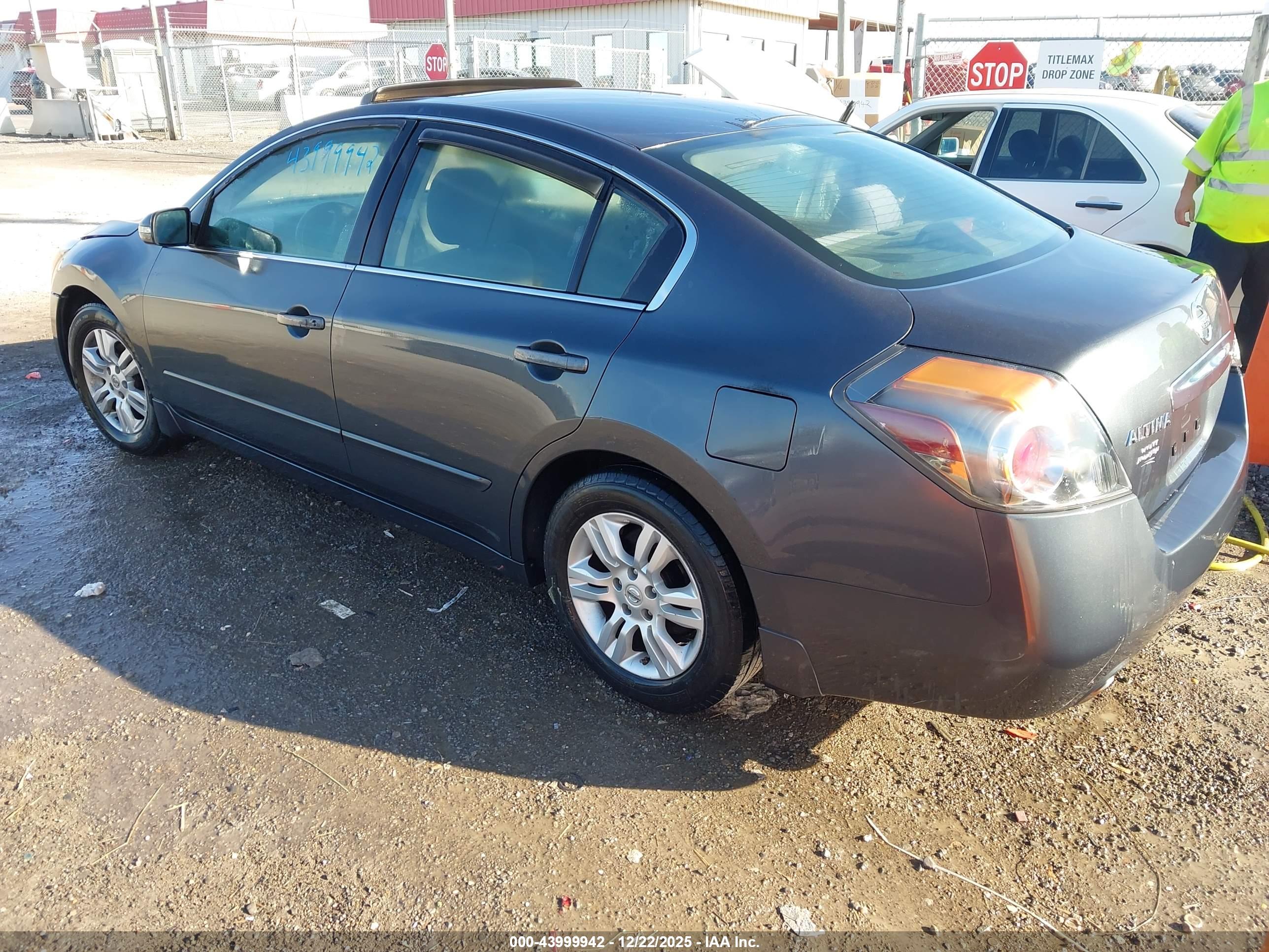 NISSAN ALTIMA image 3