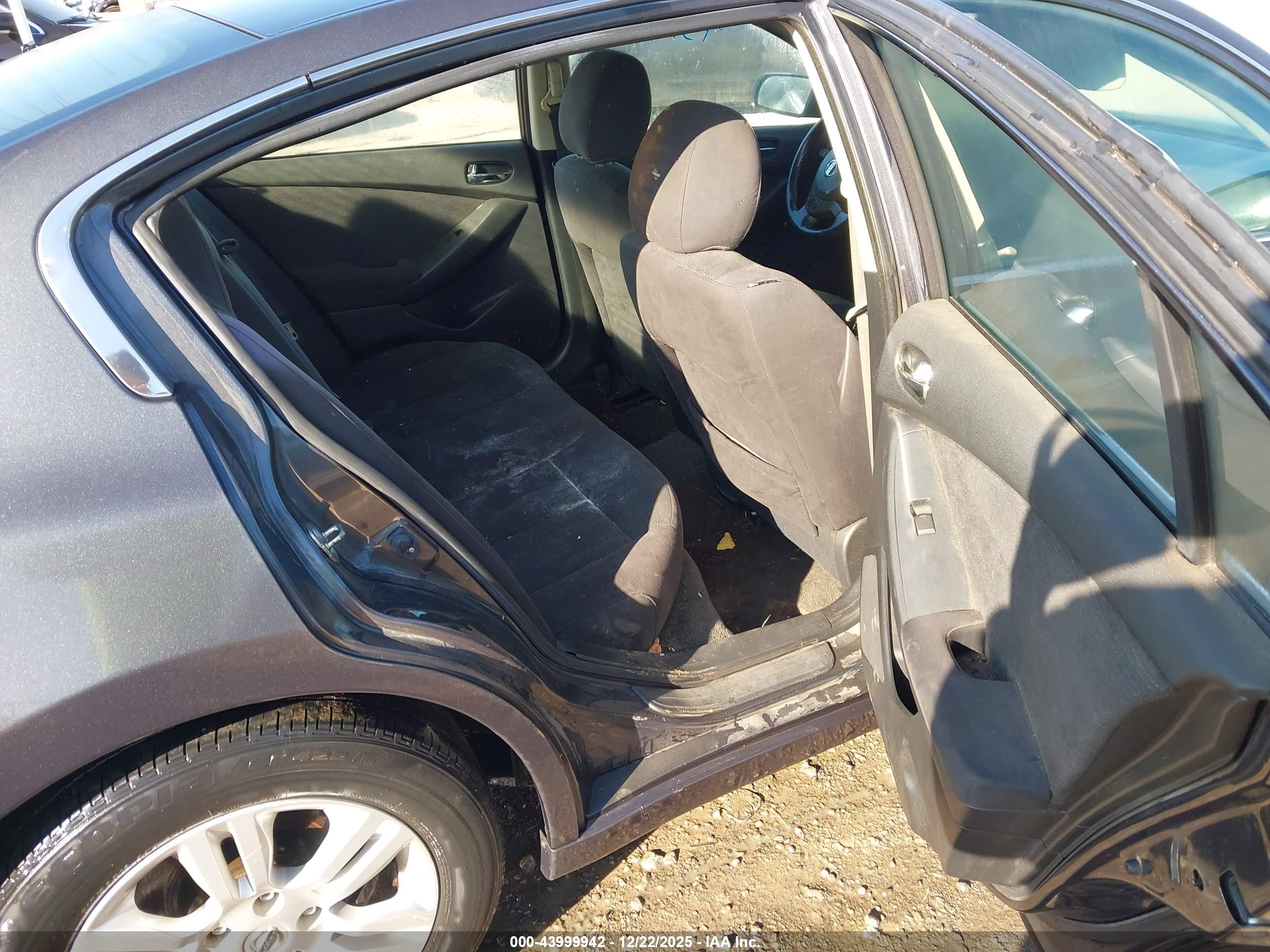 NISSAN ALTIMA image 8