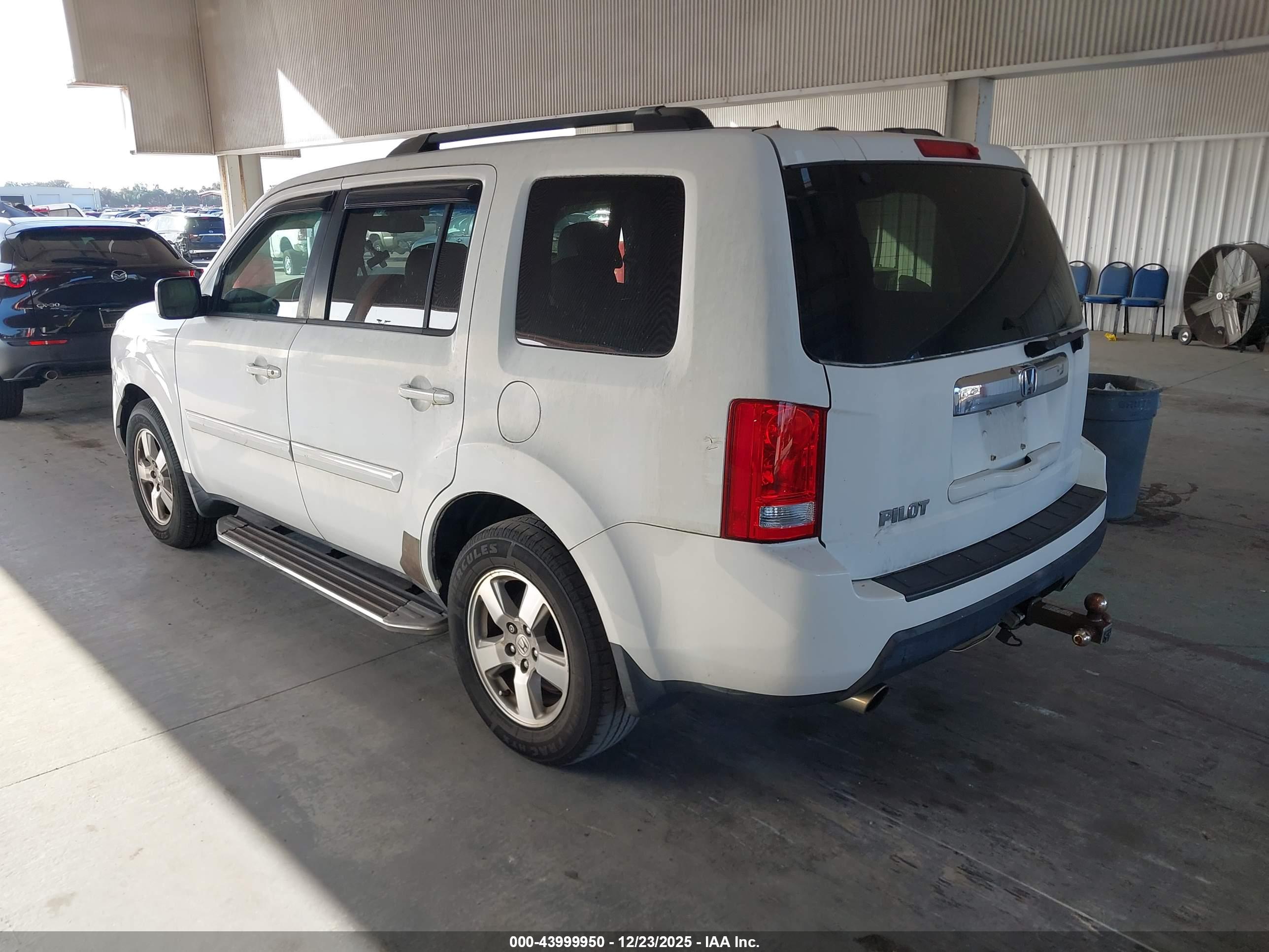 HONDA PILOT image 3