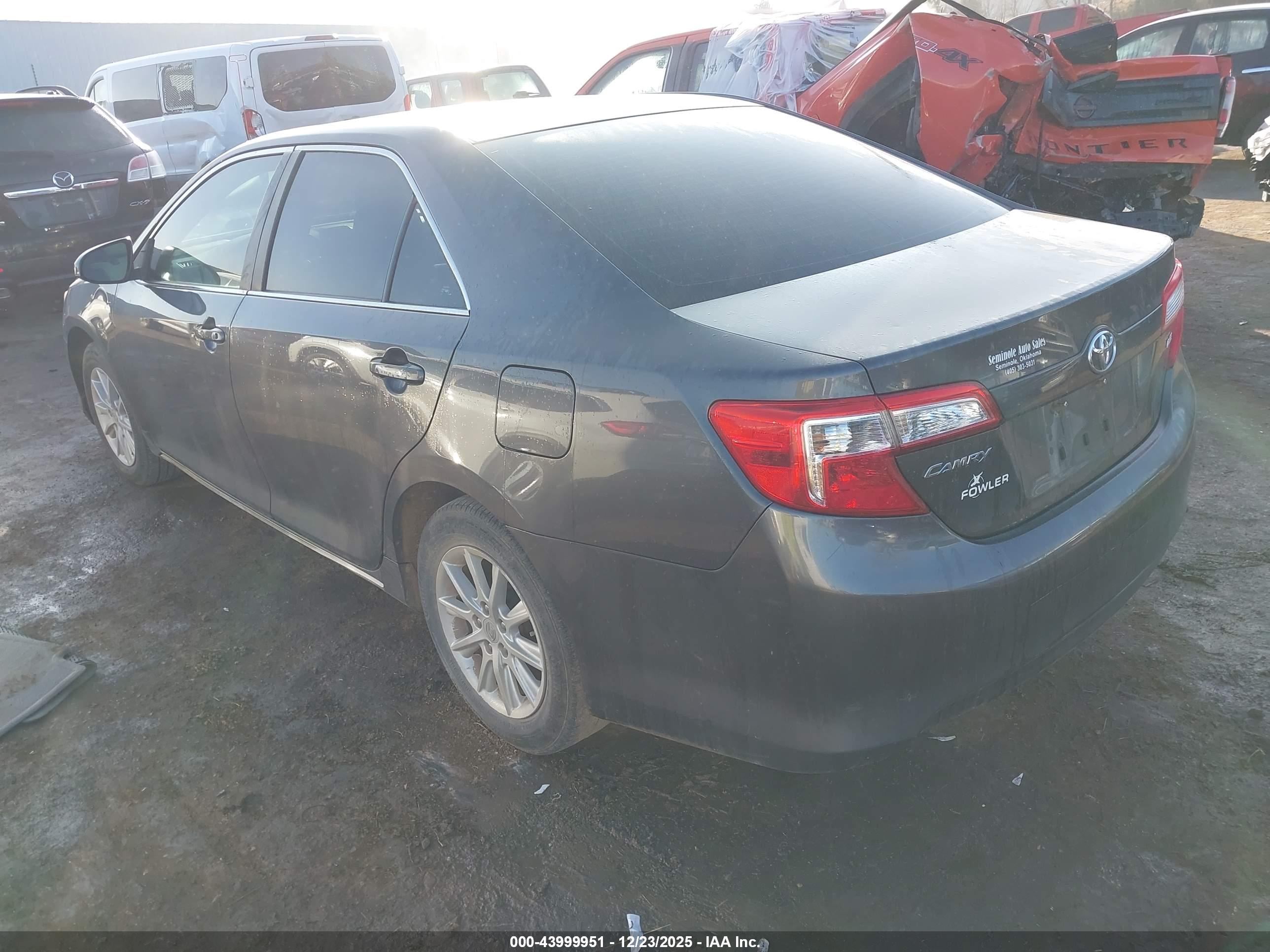 TOYOTA CAMRY image 3