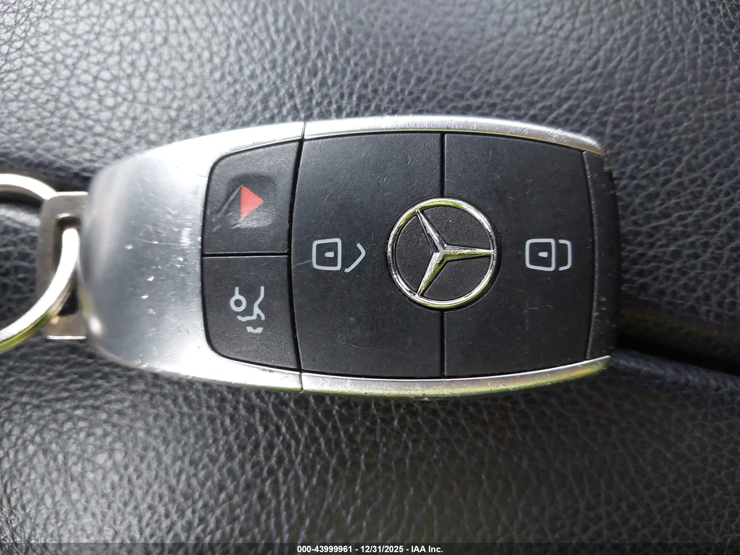 MERCEDES-BENZ C image 11