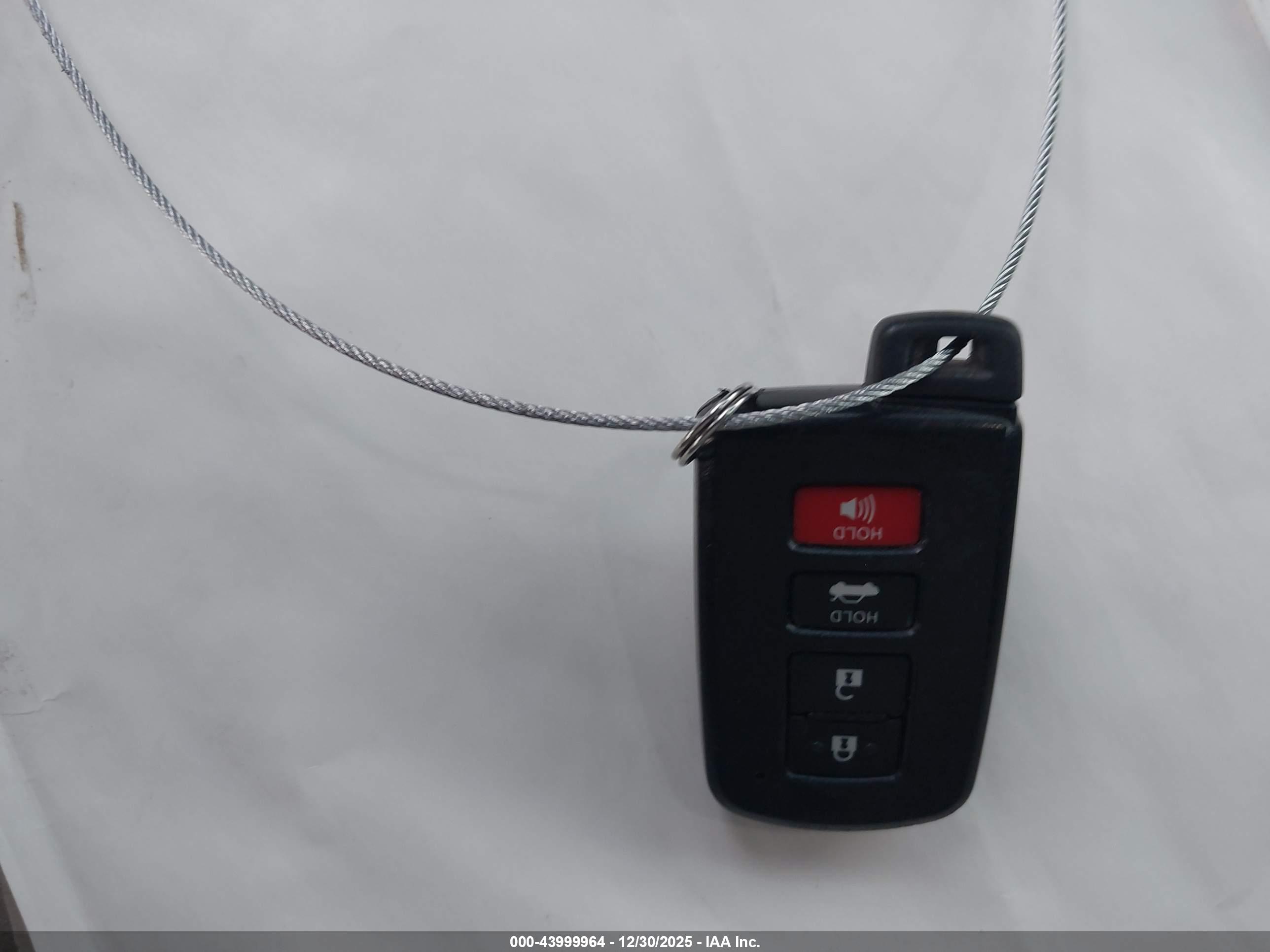 TOYOTA AVALON image 11