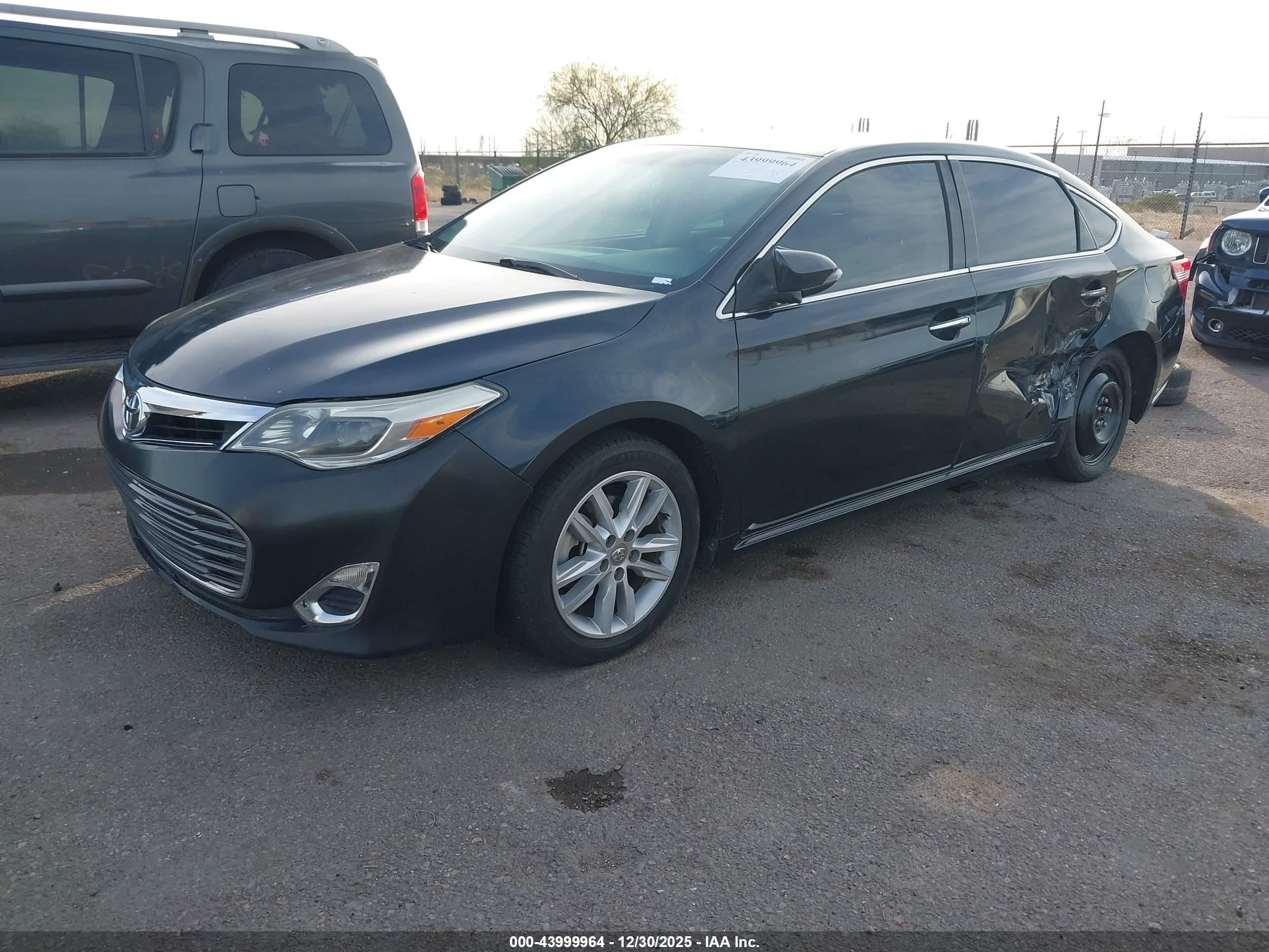 TOYOTA AVALON image 2