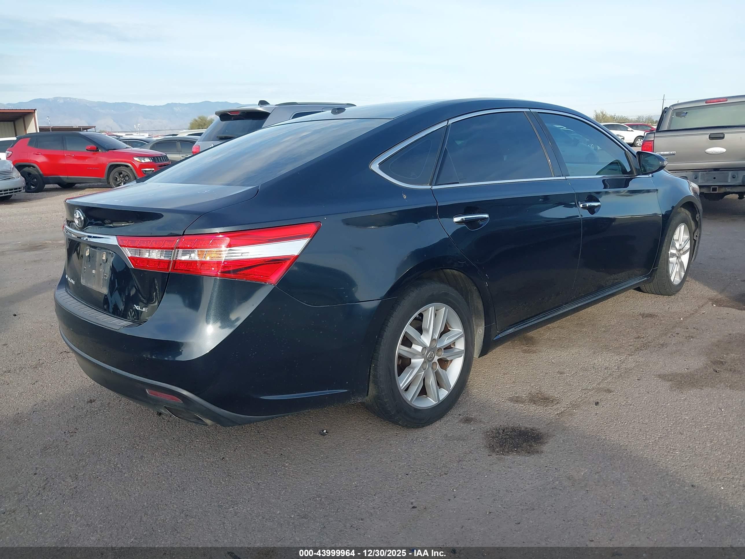 TOYOTA AVALON image 4