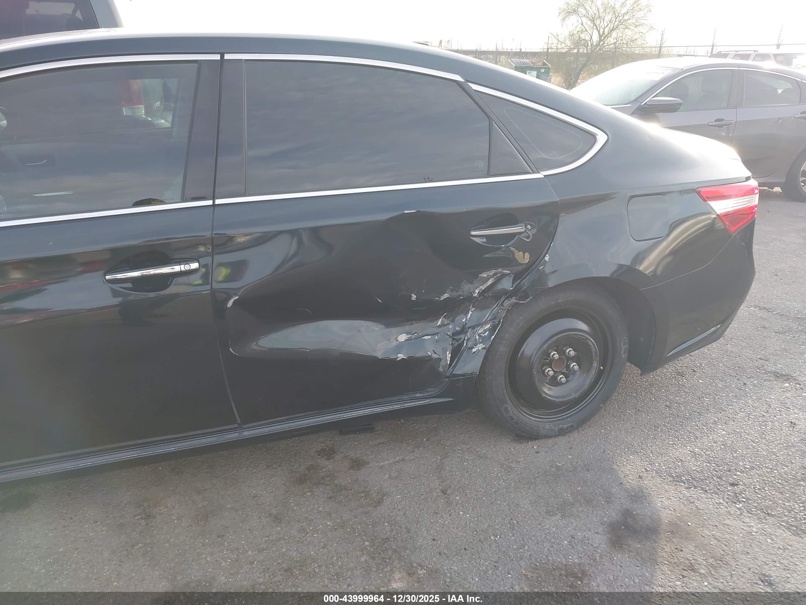 TOYOTA AVALON image 6