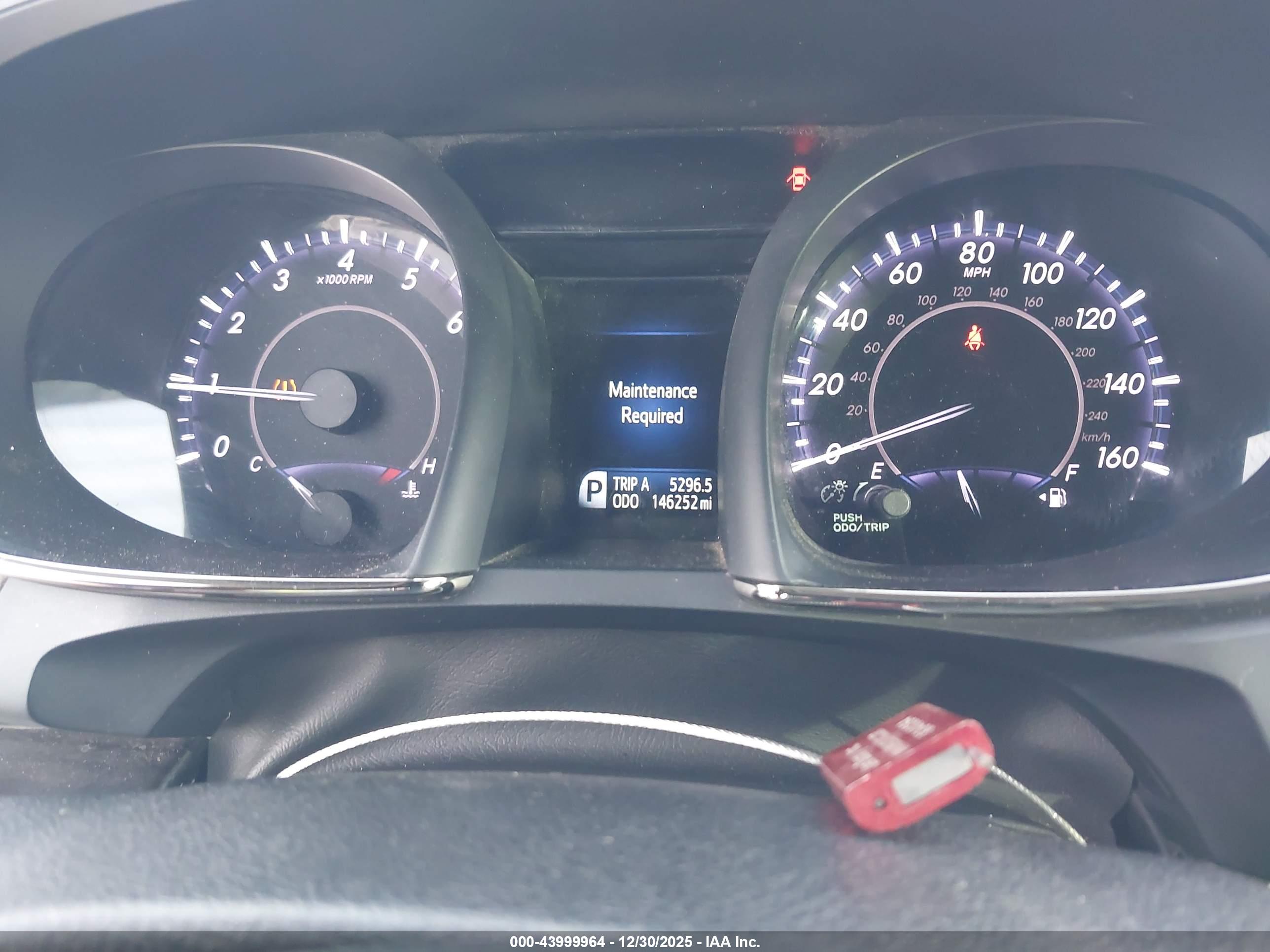 TOYOTA AVALON image 7