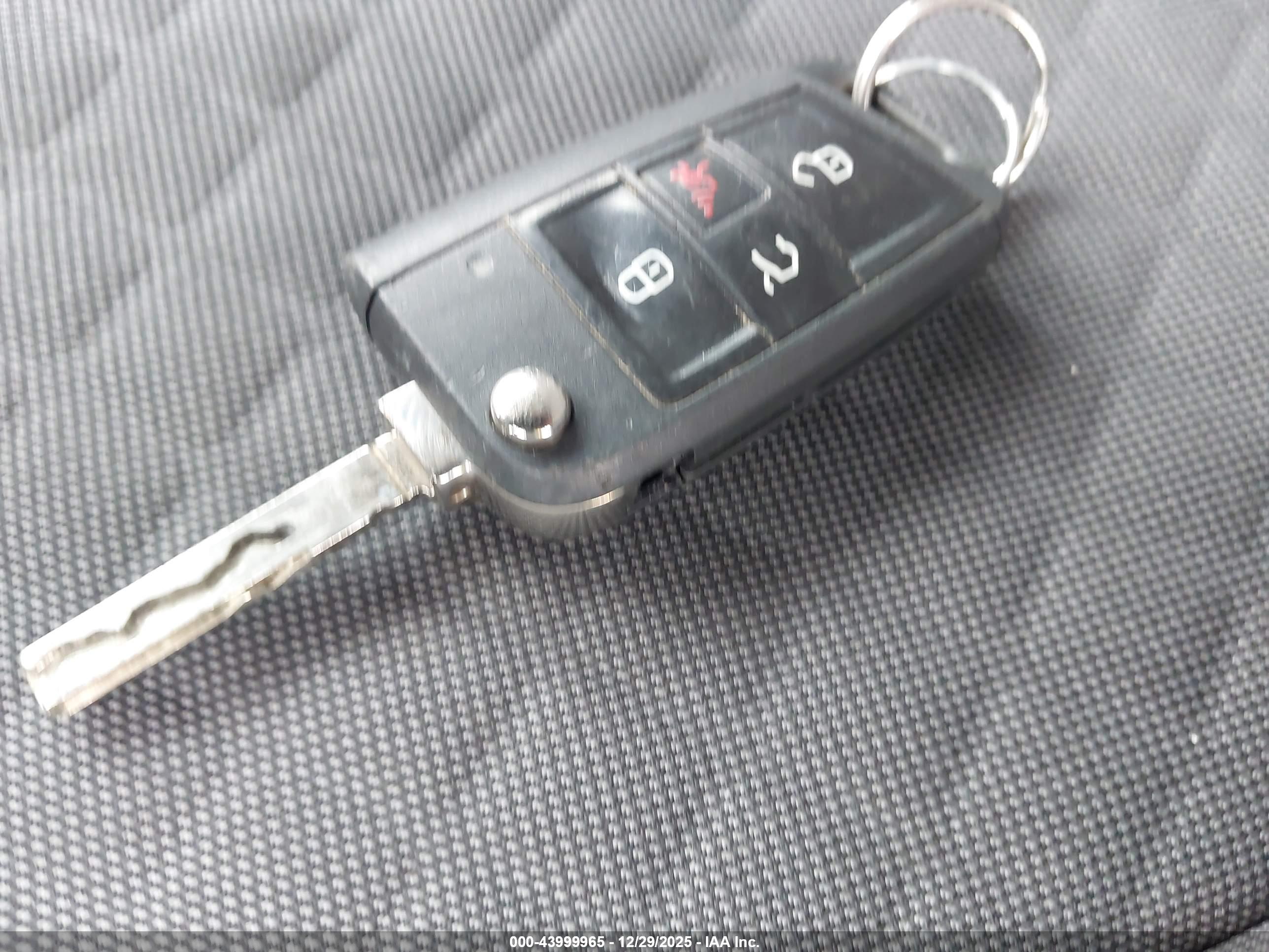 VOLKSWAGEN TIGUAN image 11