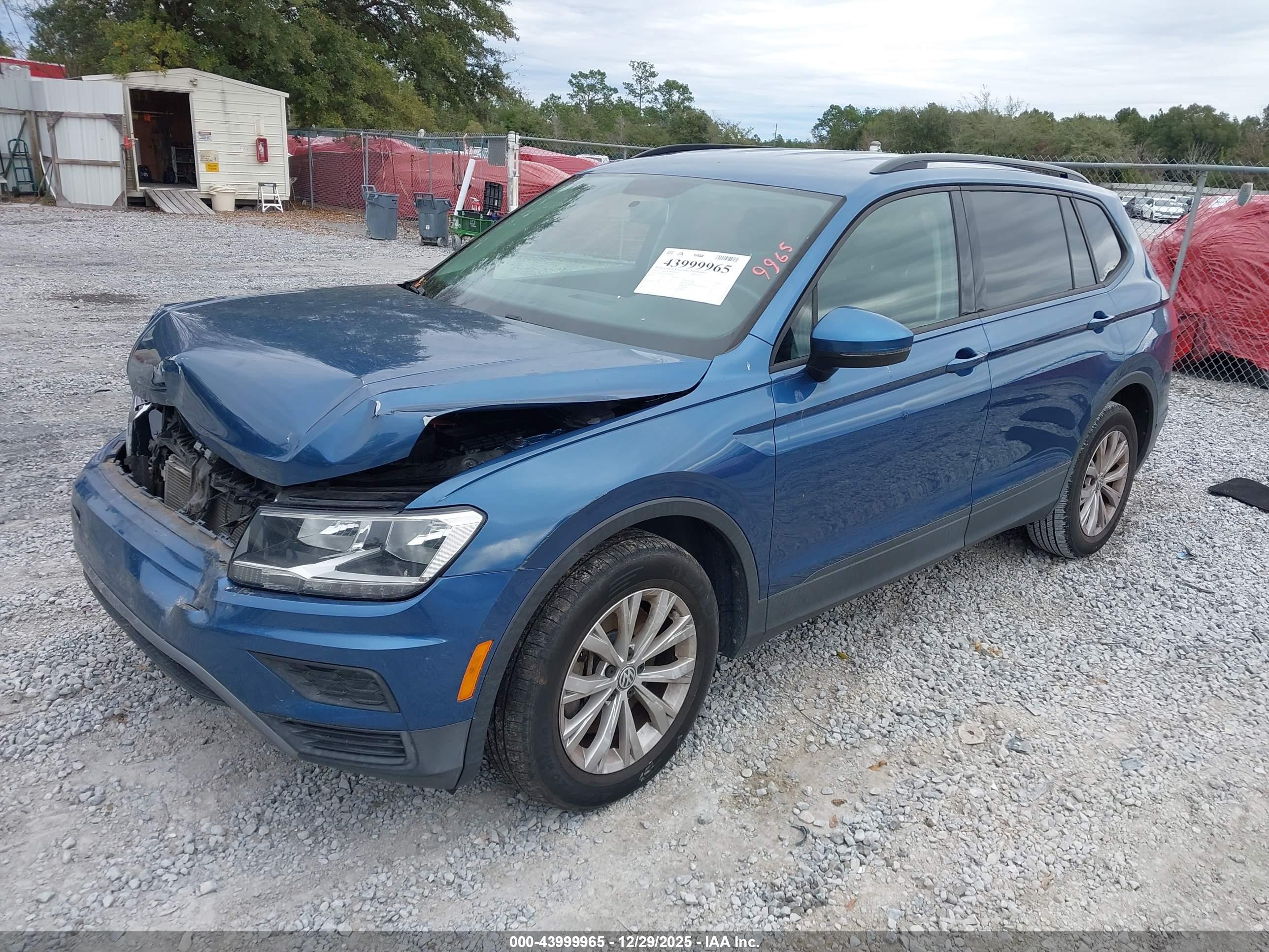 VOLKSWAGEN TIGUAN image 2