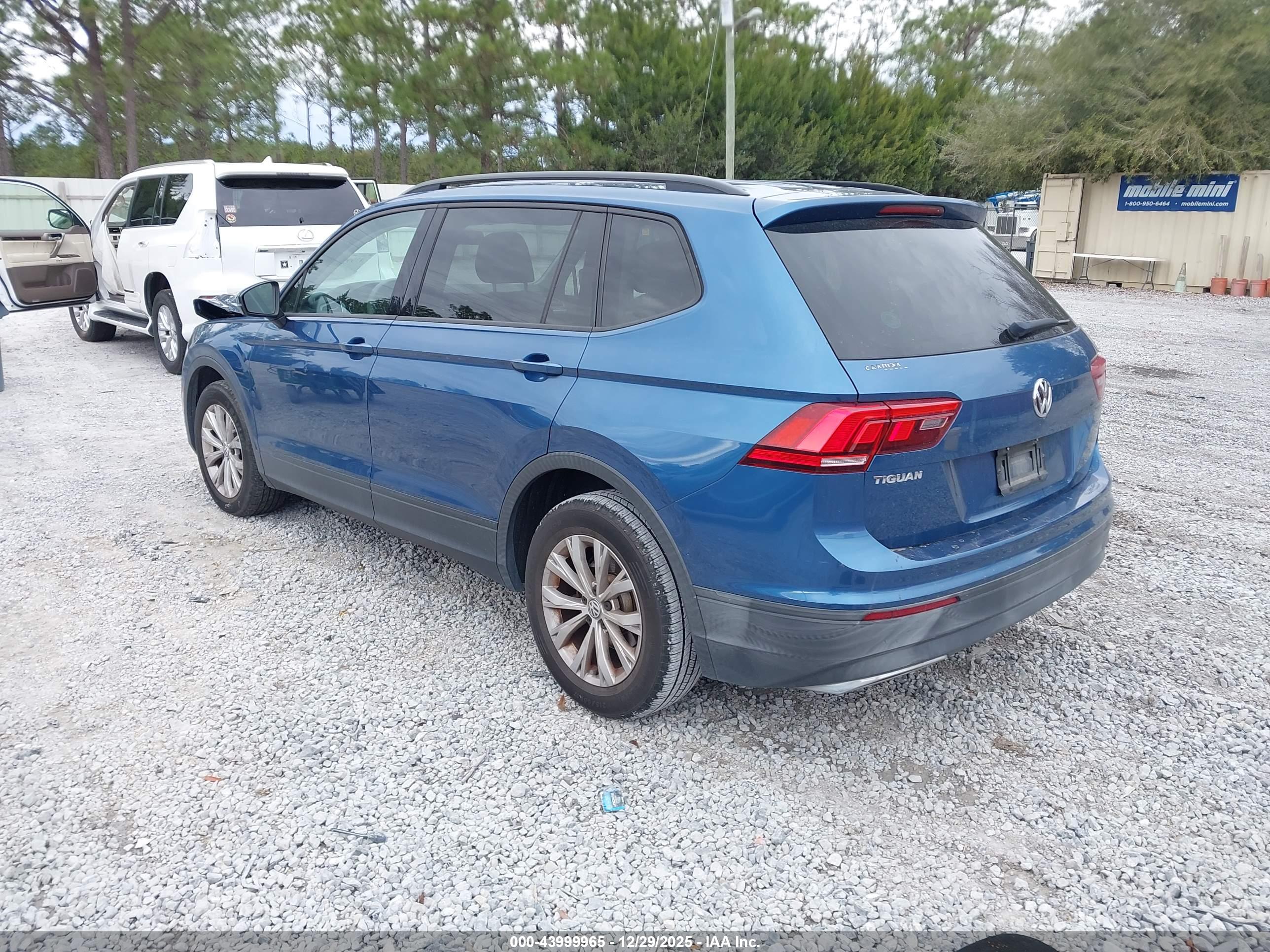 VOLKSWAGEN TIGUAN image 3