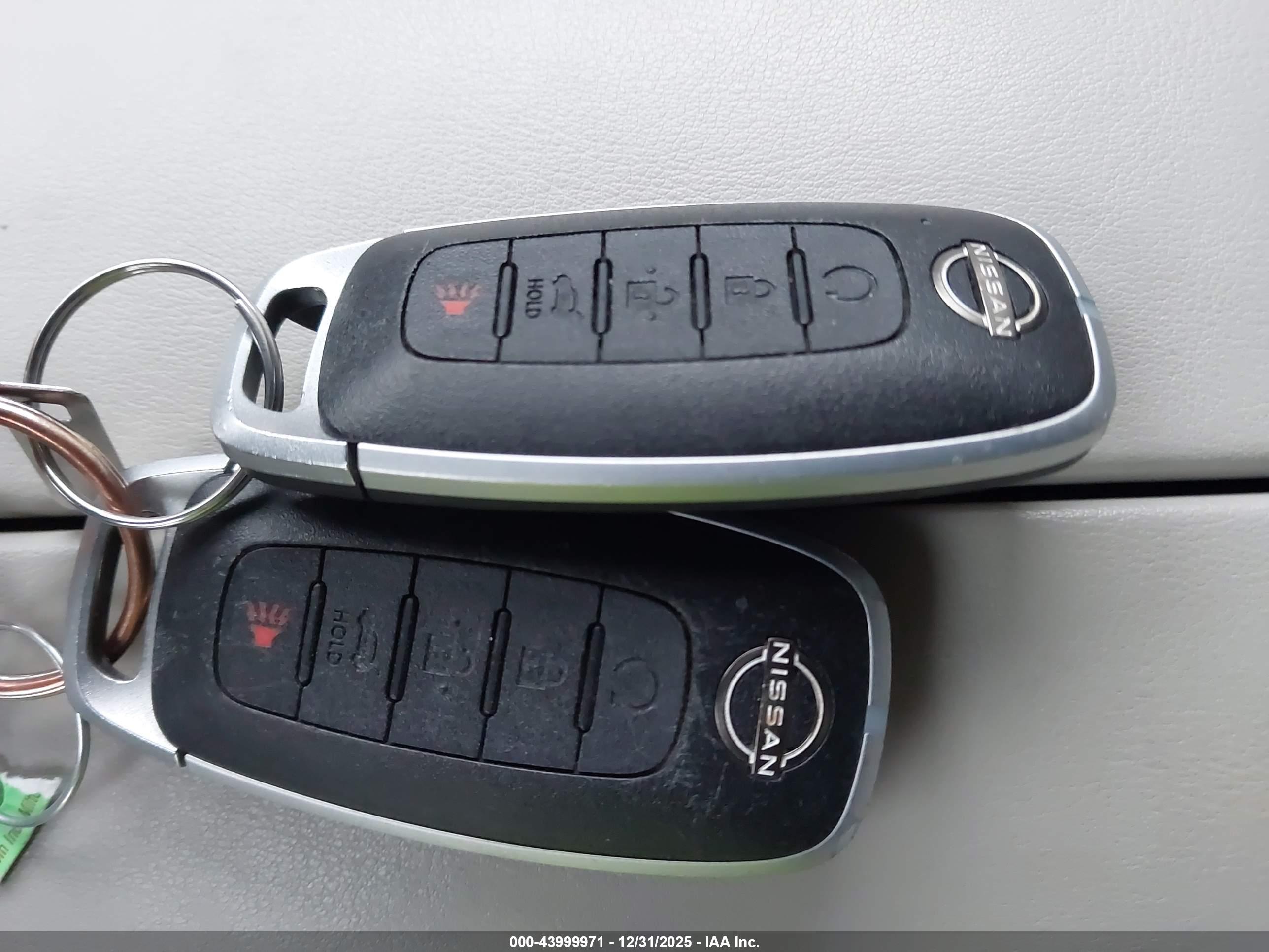 NISSAN ROGUE image 11