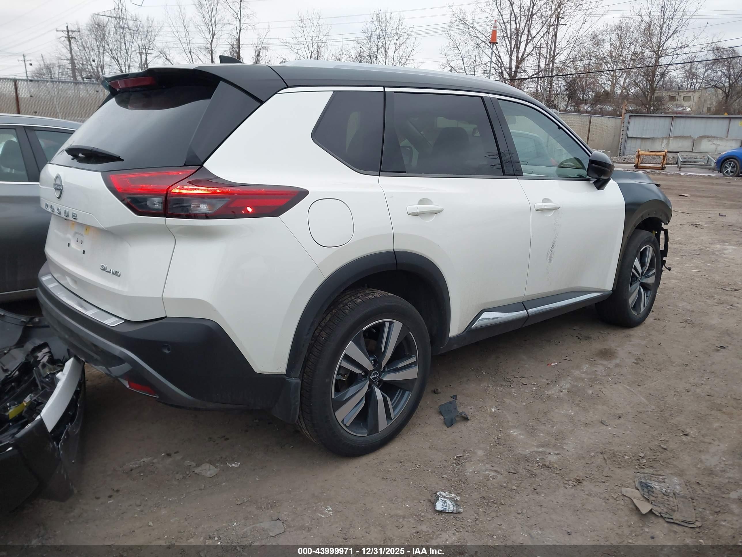NISSAN ROGUE image 4