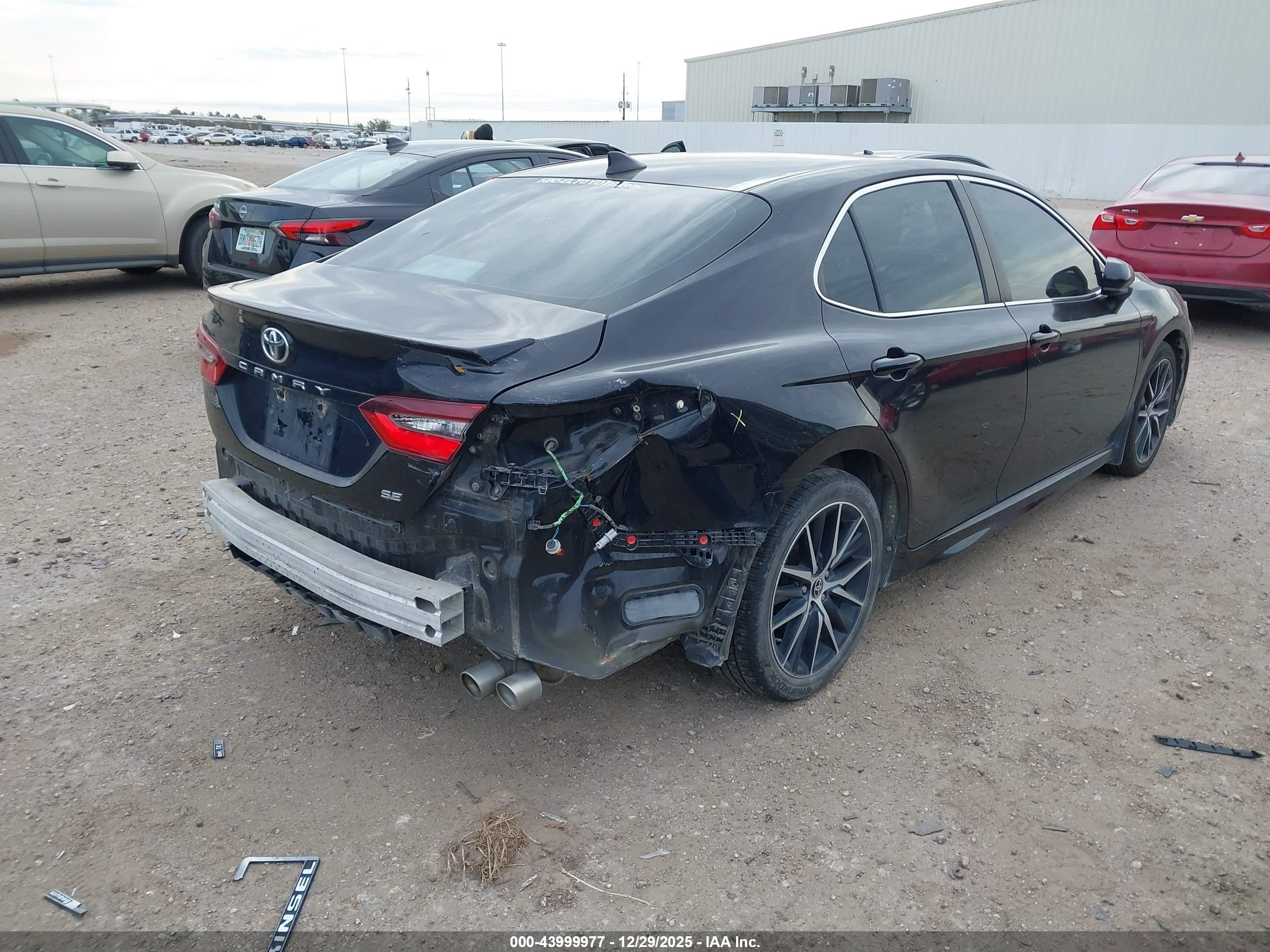 TOYOTA CAMRY image 4