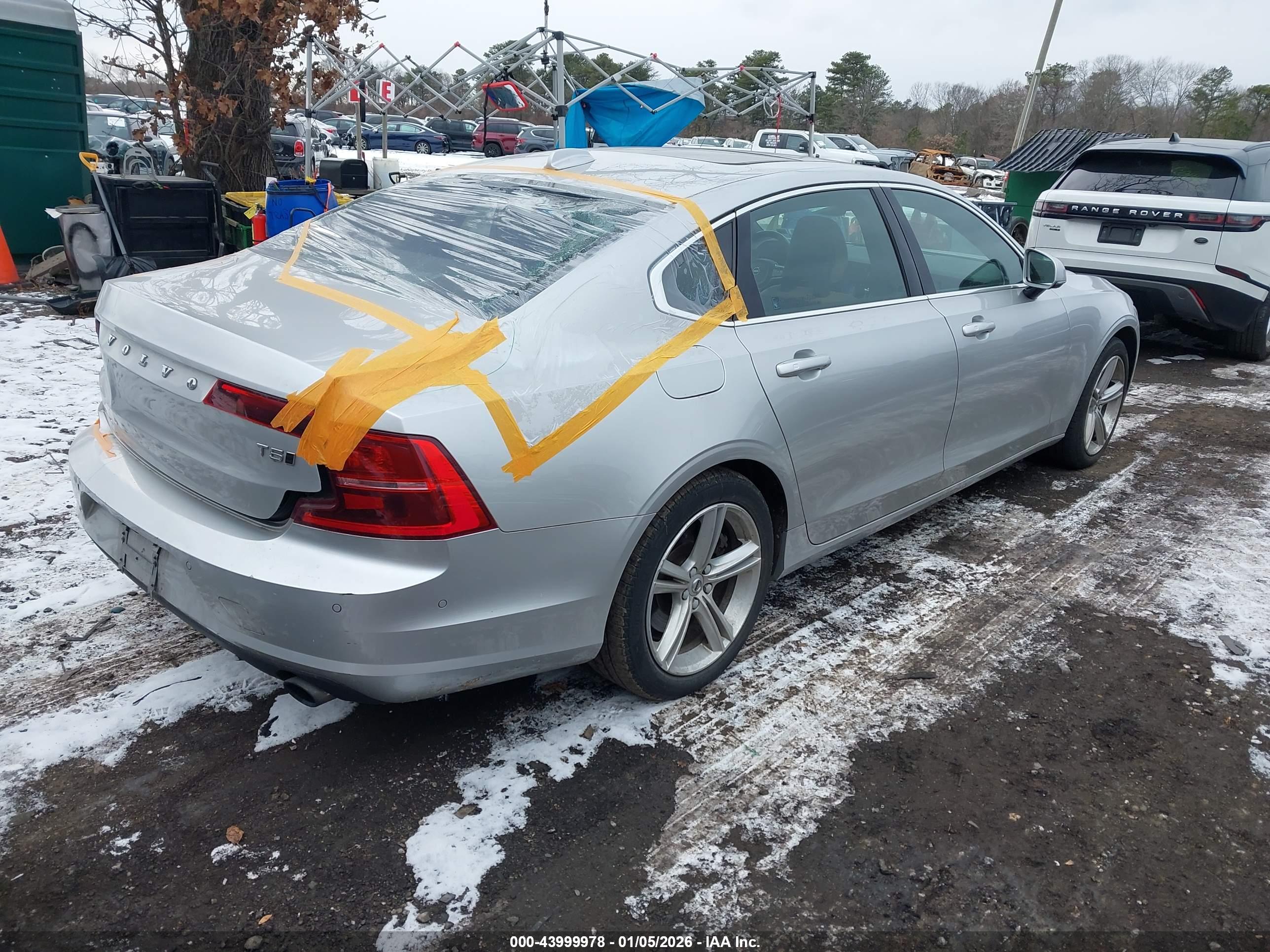 VOLVO S90 image 4