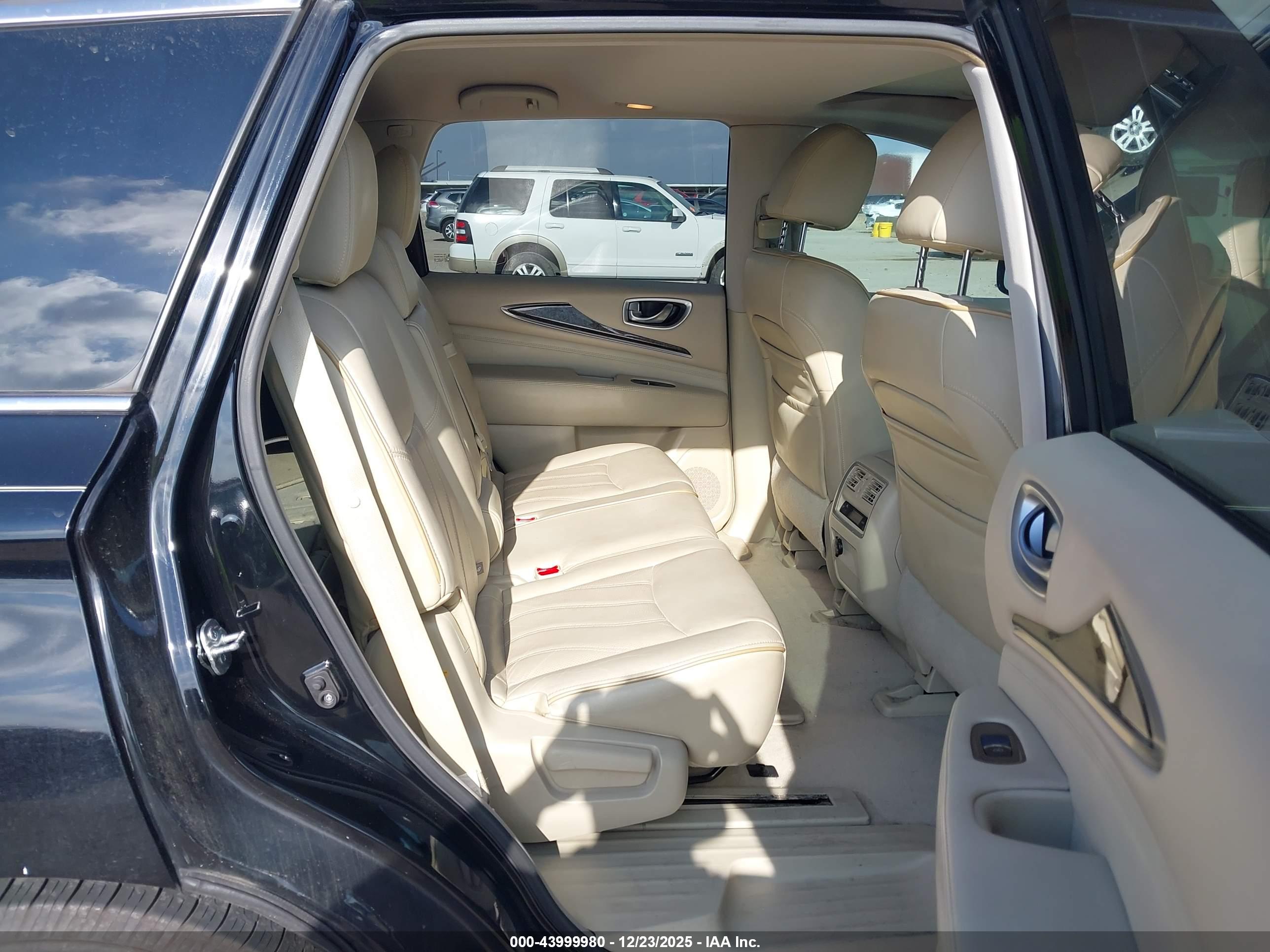 INFINITI QX60 image 8
