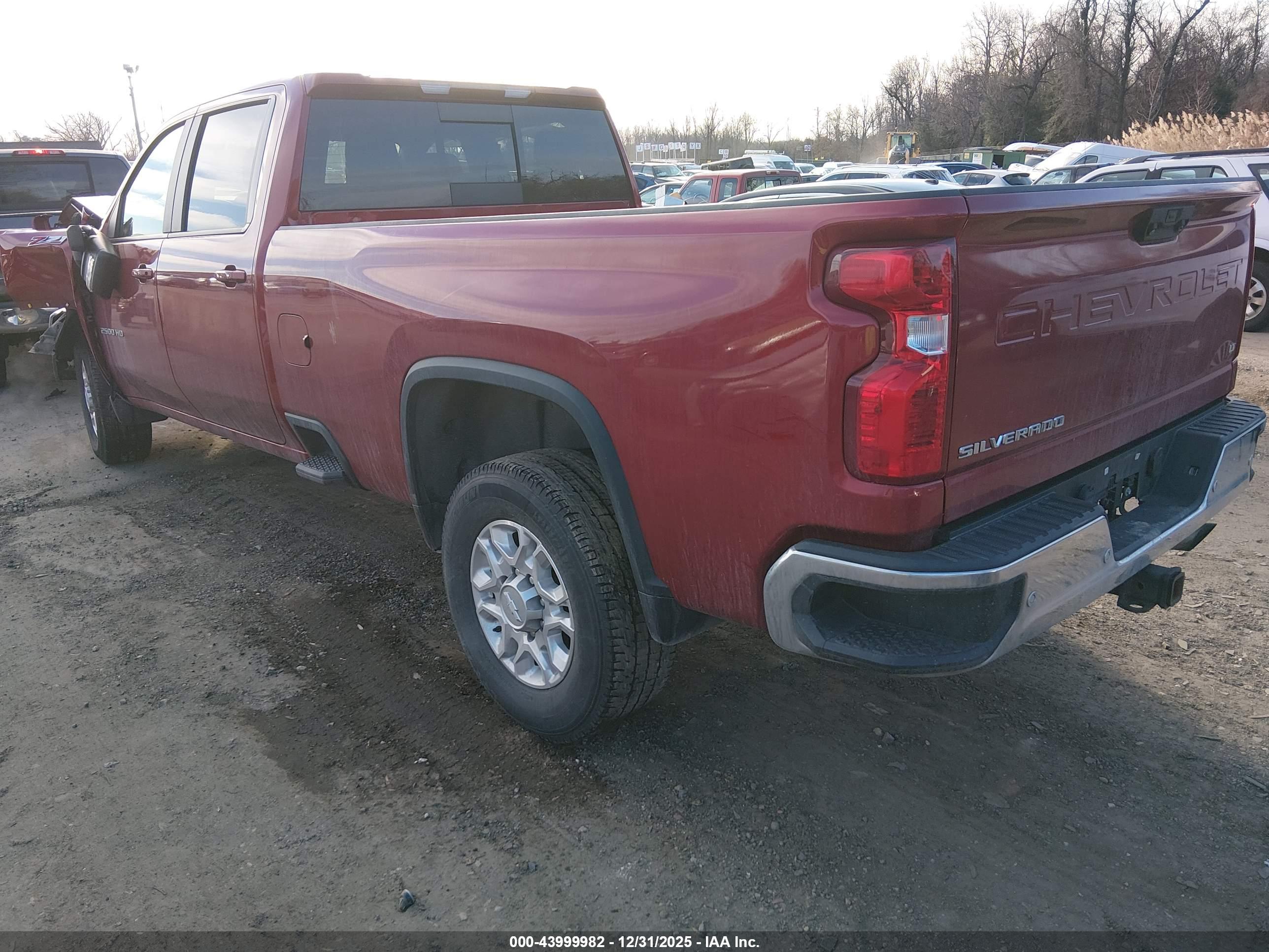 CHEVROLET SILVERADO image 3