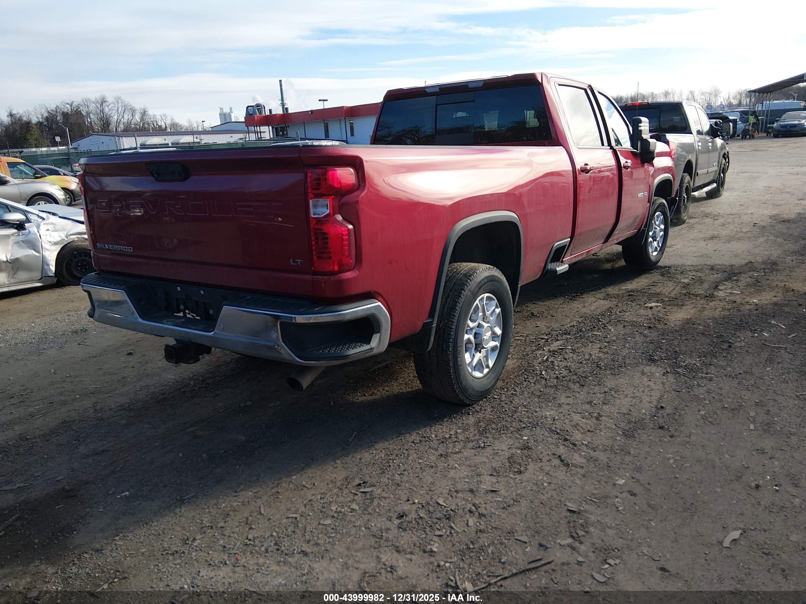 CHEVROLET SILVERADO image 4