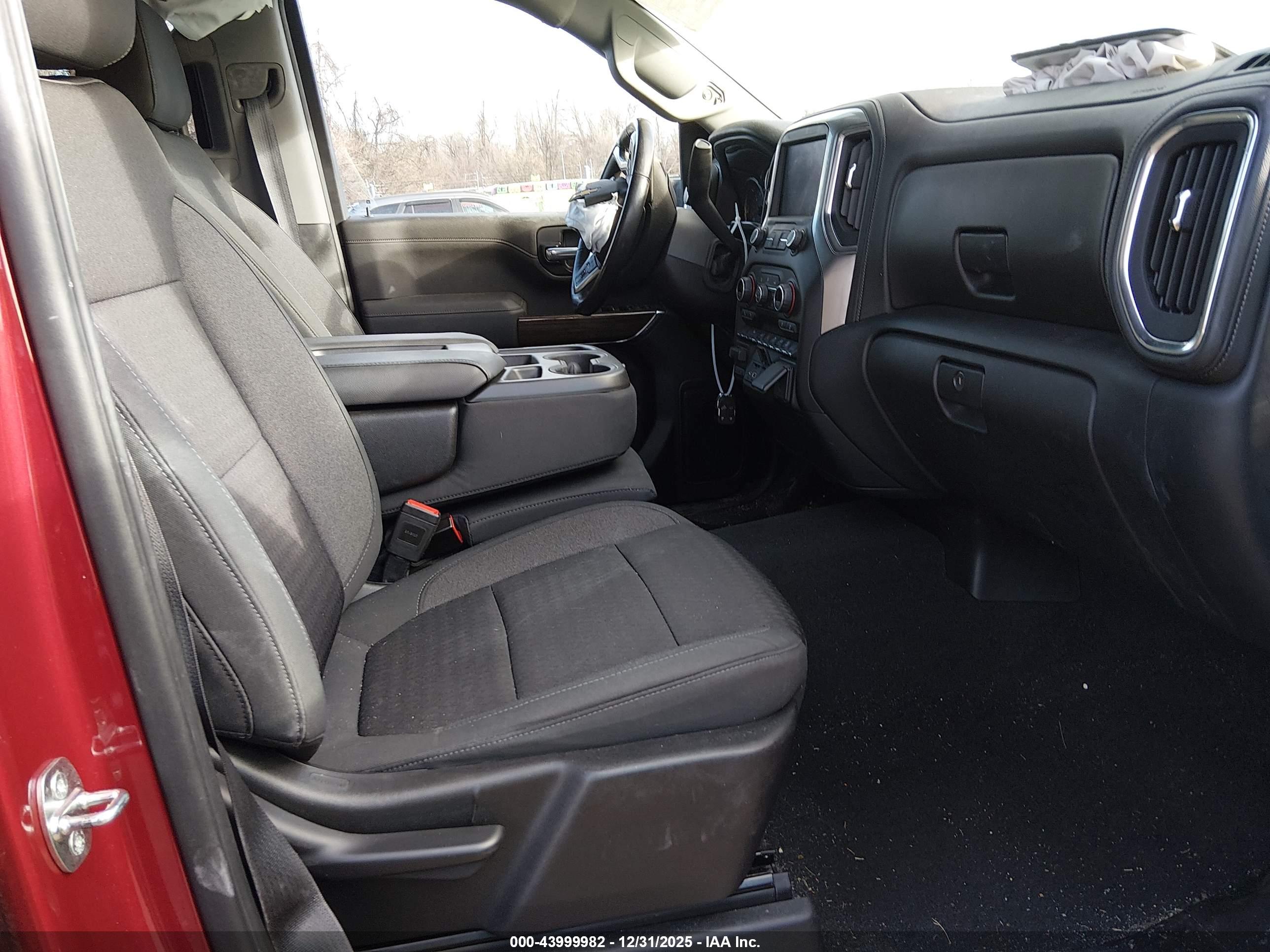 CHEVROLET SILVERADO image 5