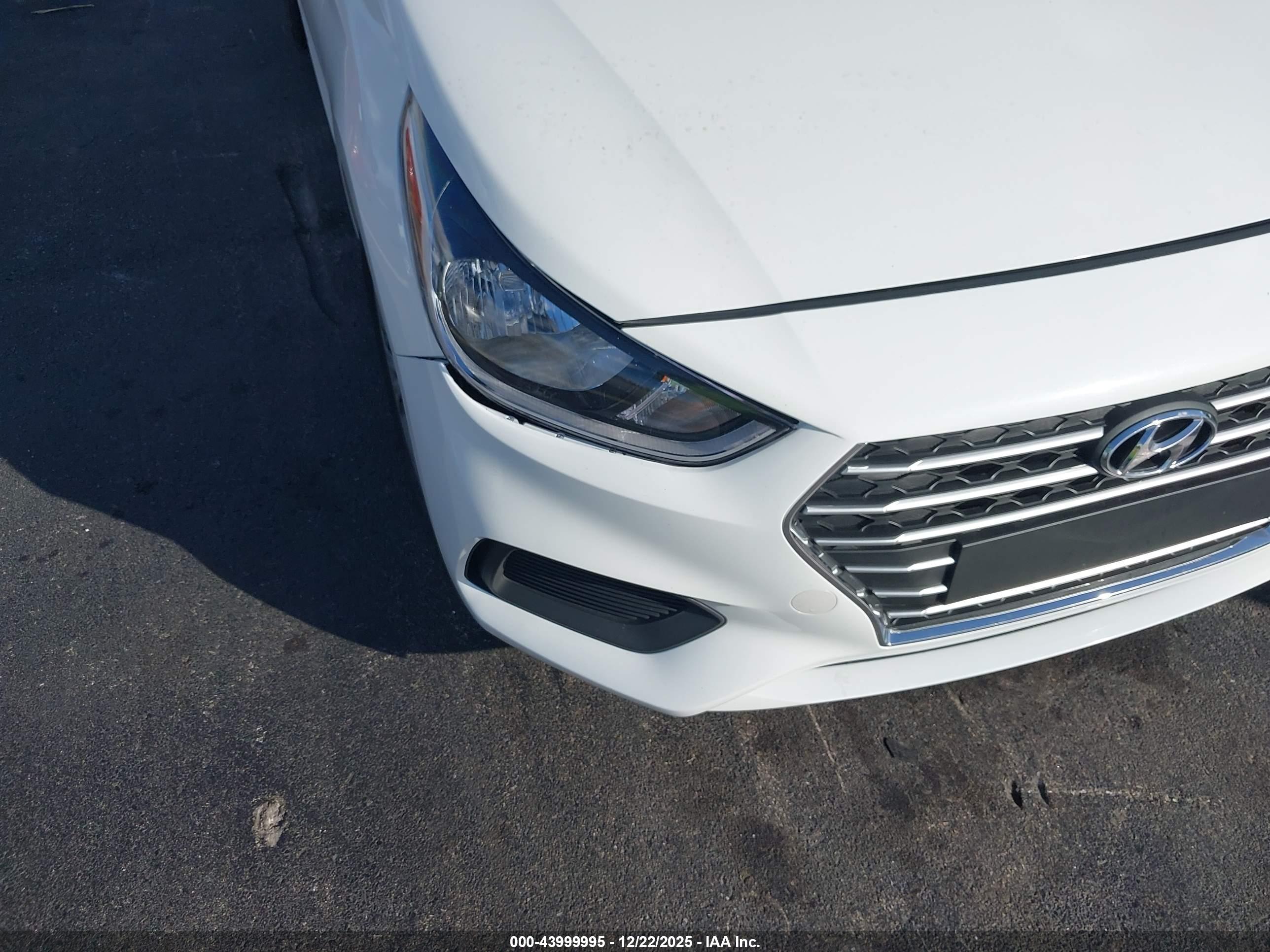 HYUNDAI ACCENT image 6