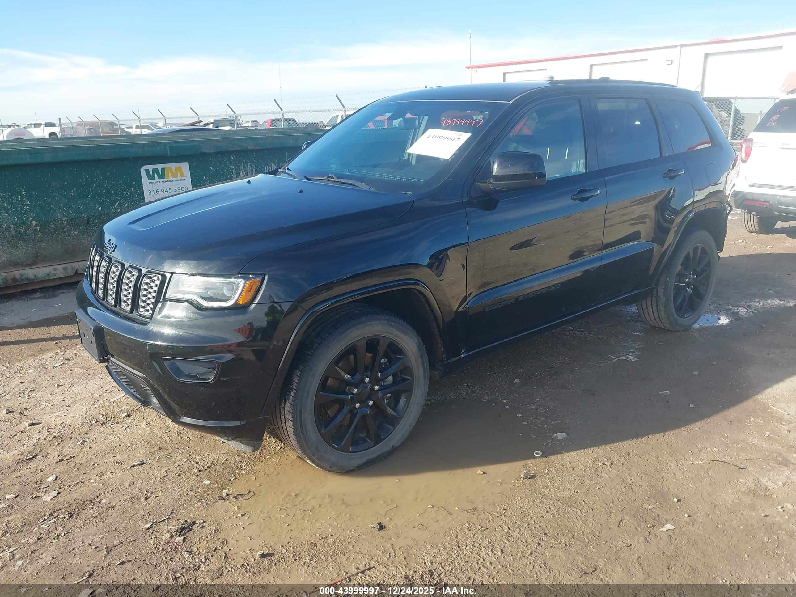 JEEP GRAND image 2