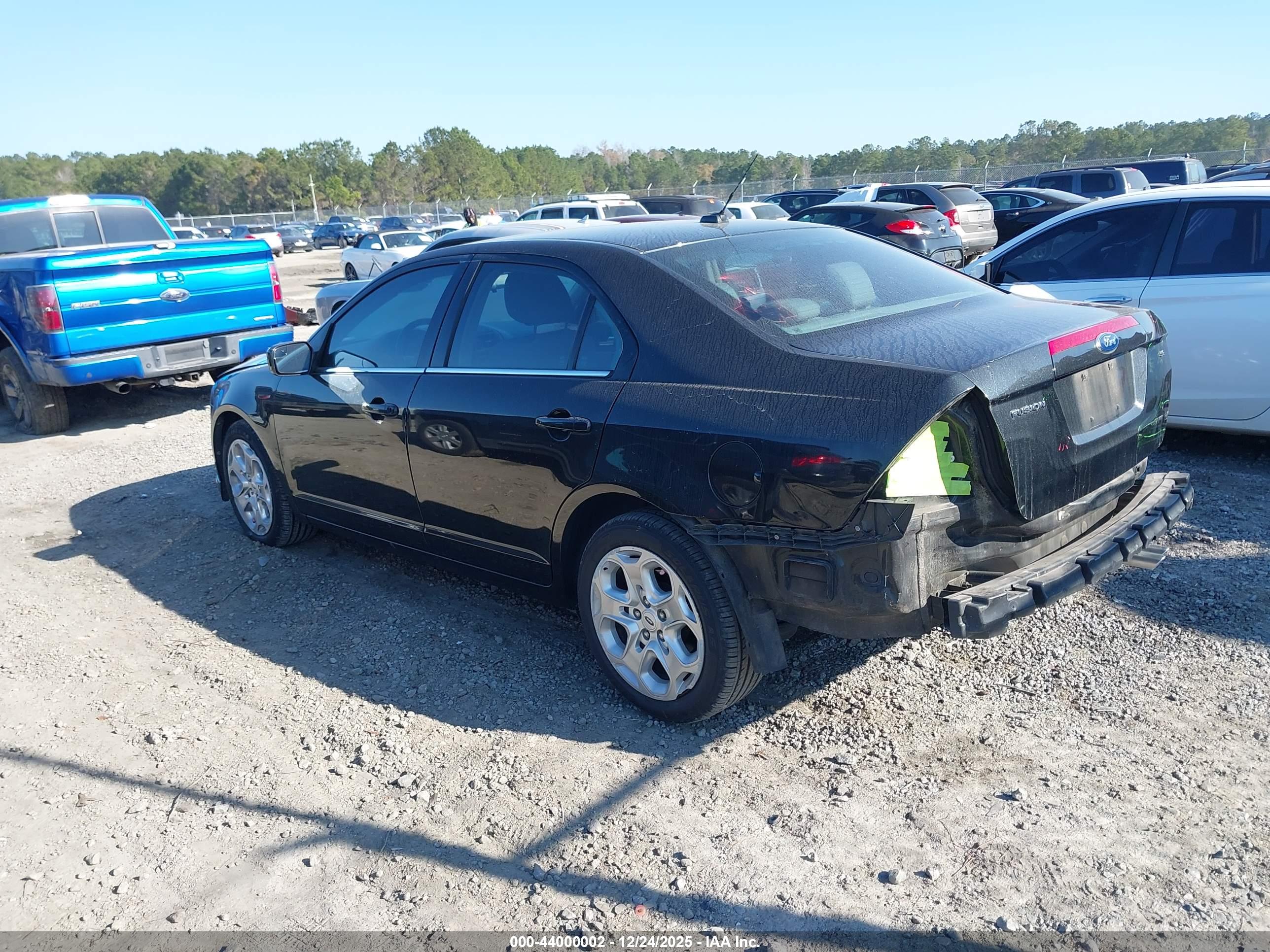 FORD FUSION image 3